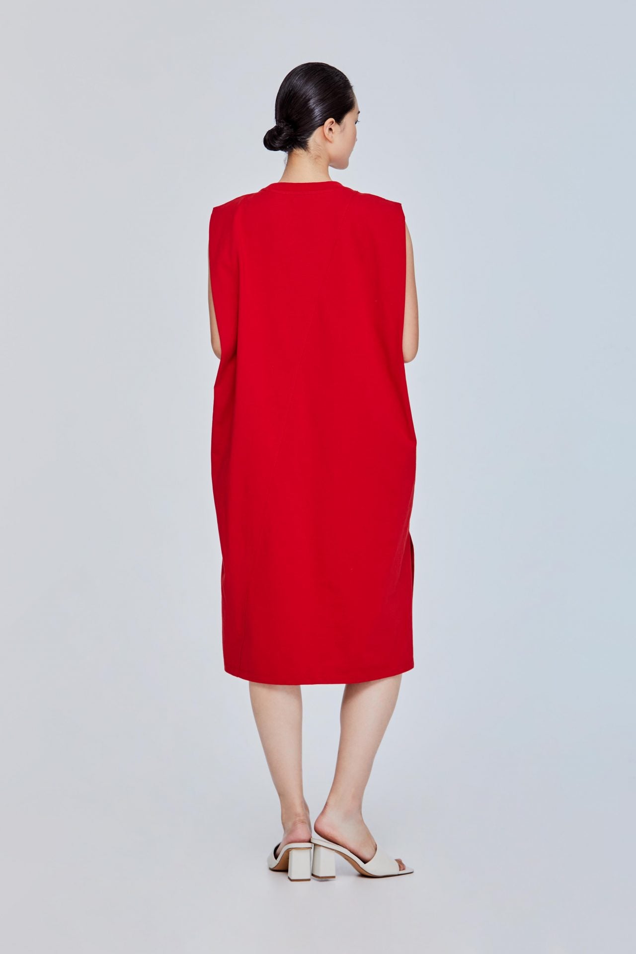 color:RED
