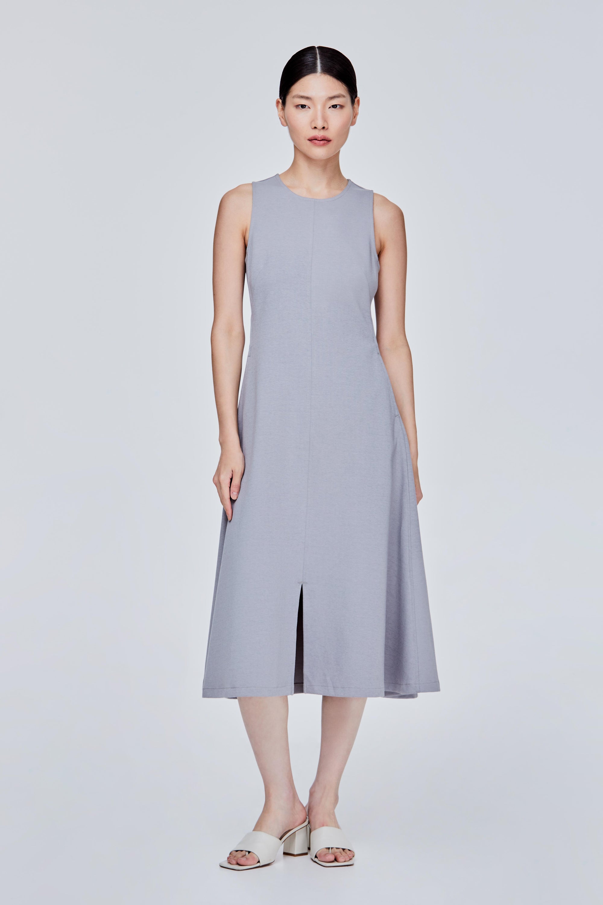 color:GREY