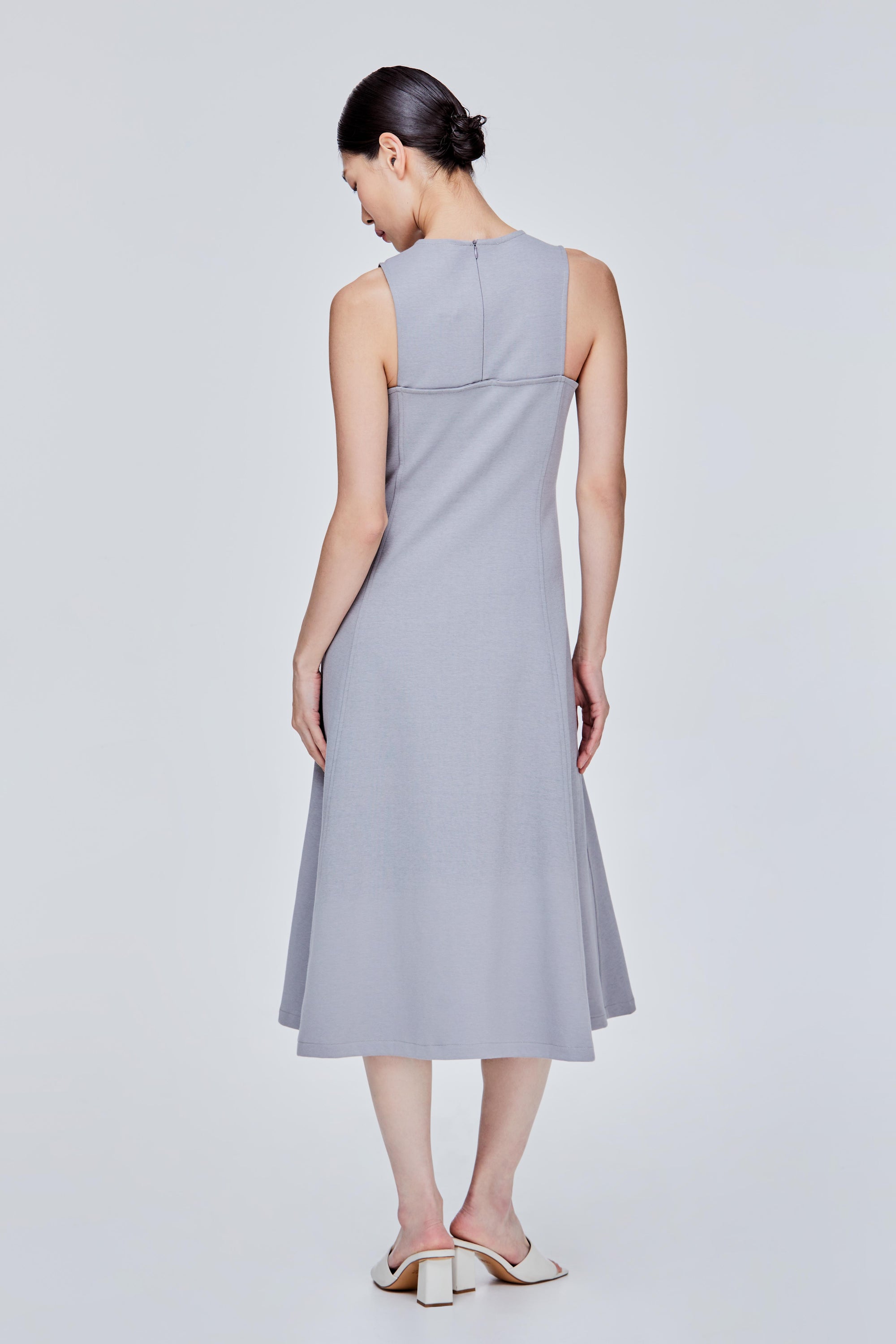 color:GREY