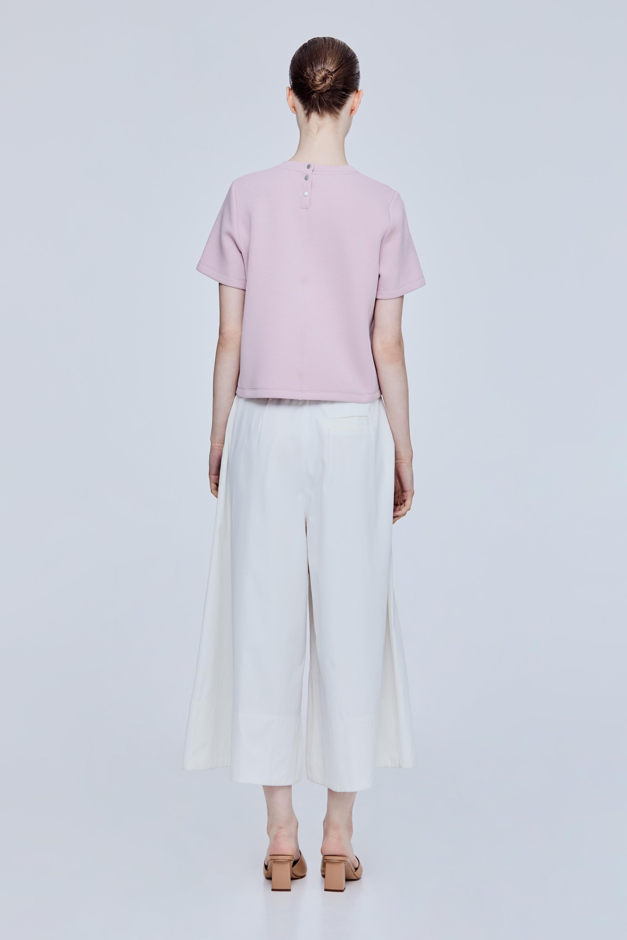 color:BLUSH