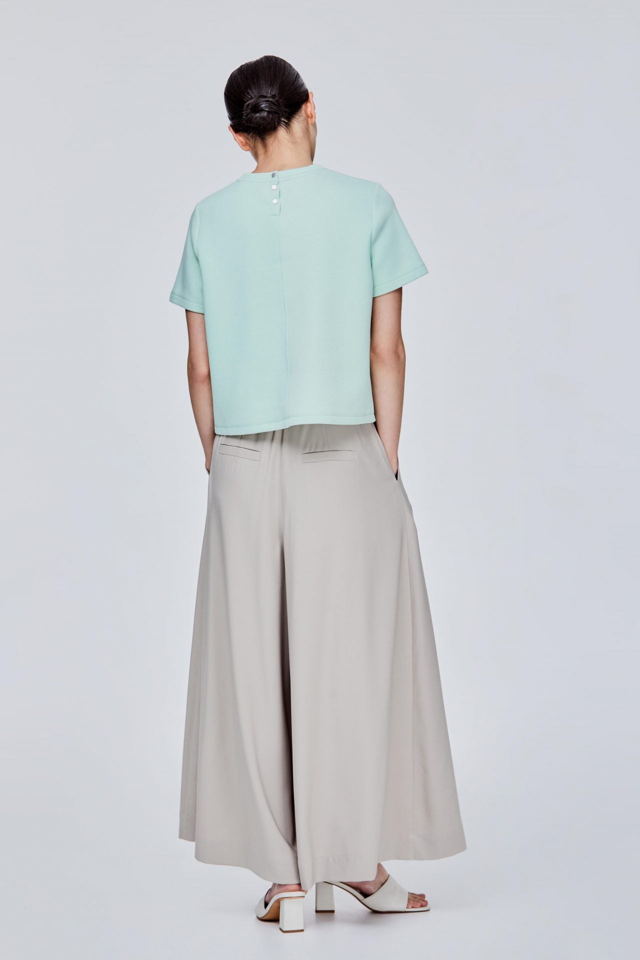 color:MINT
