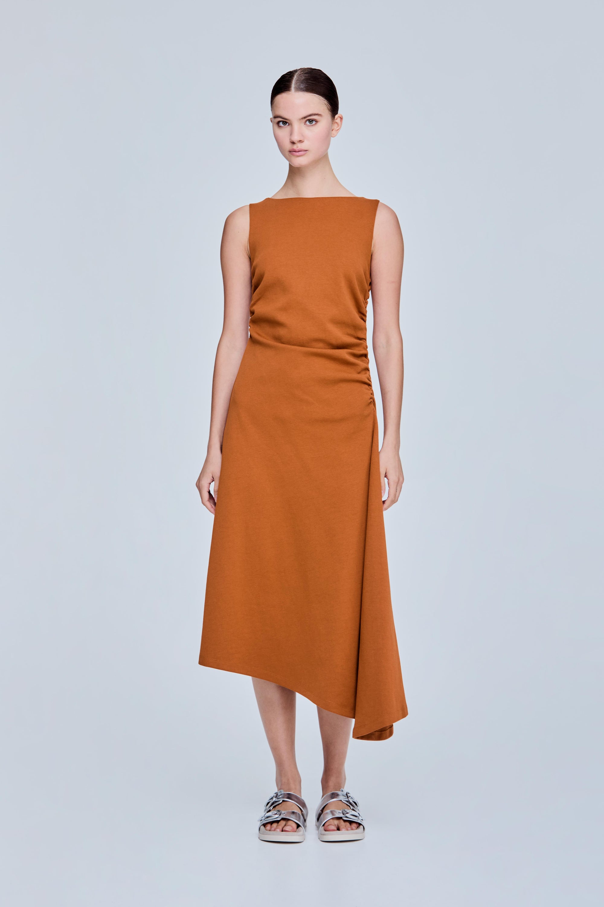 color:CARAMEL