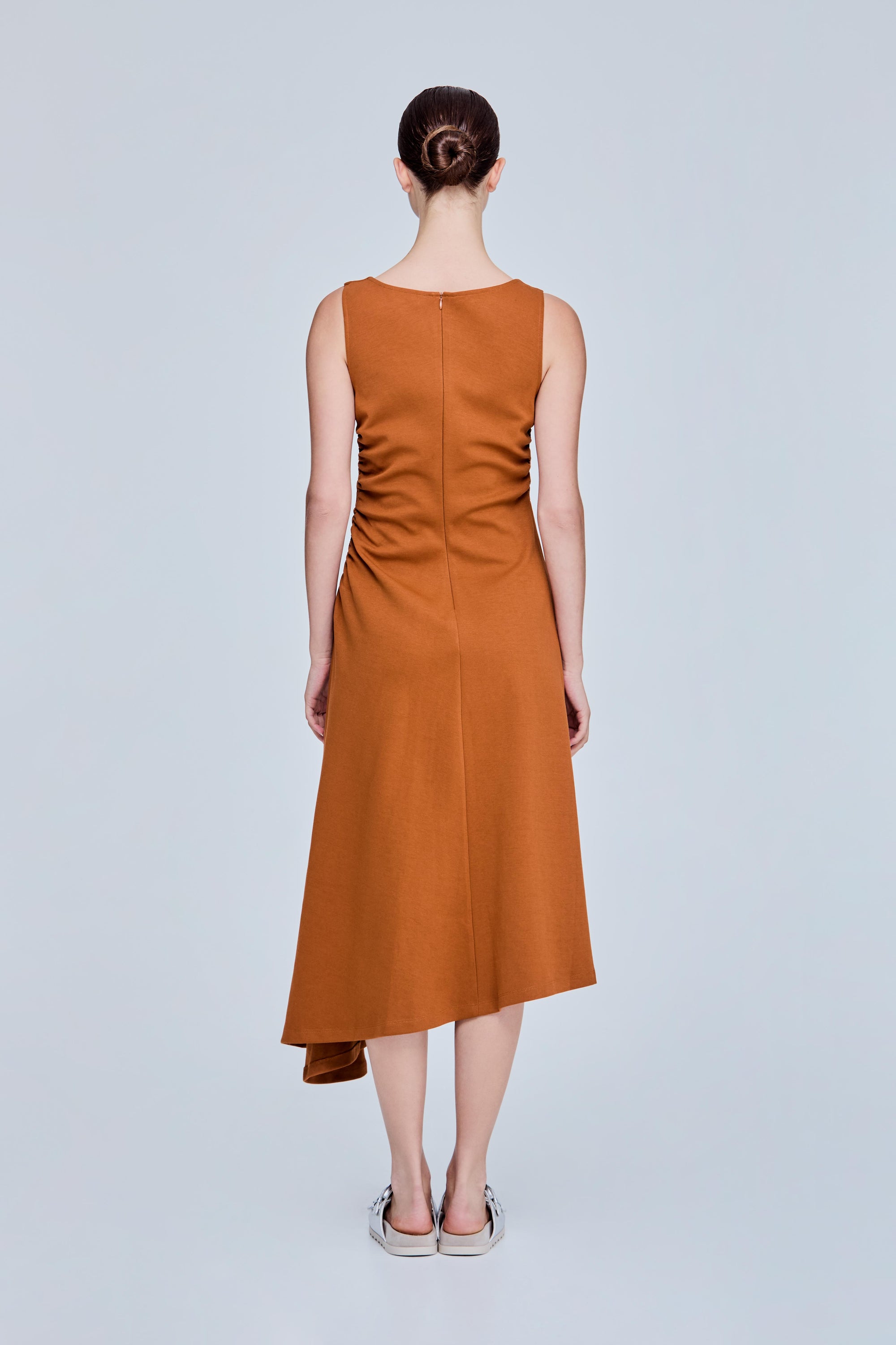 color:CARAMEL