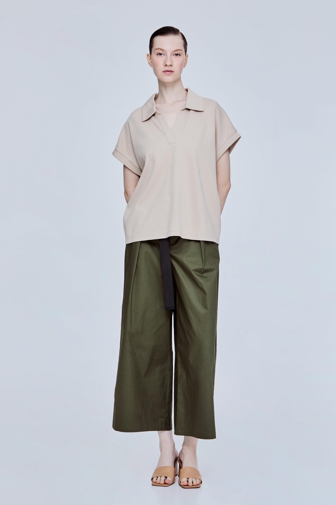 color:KHAKI