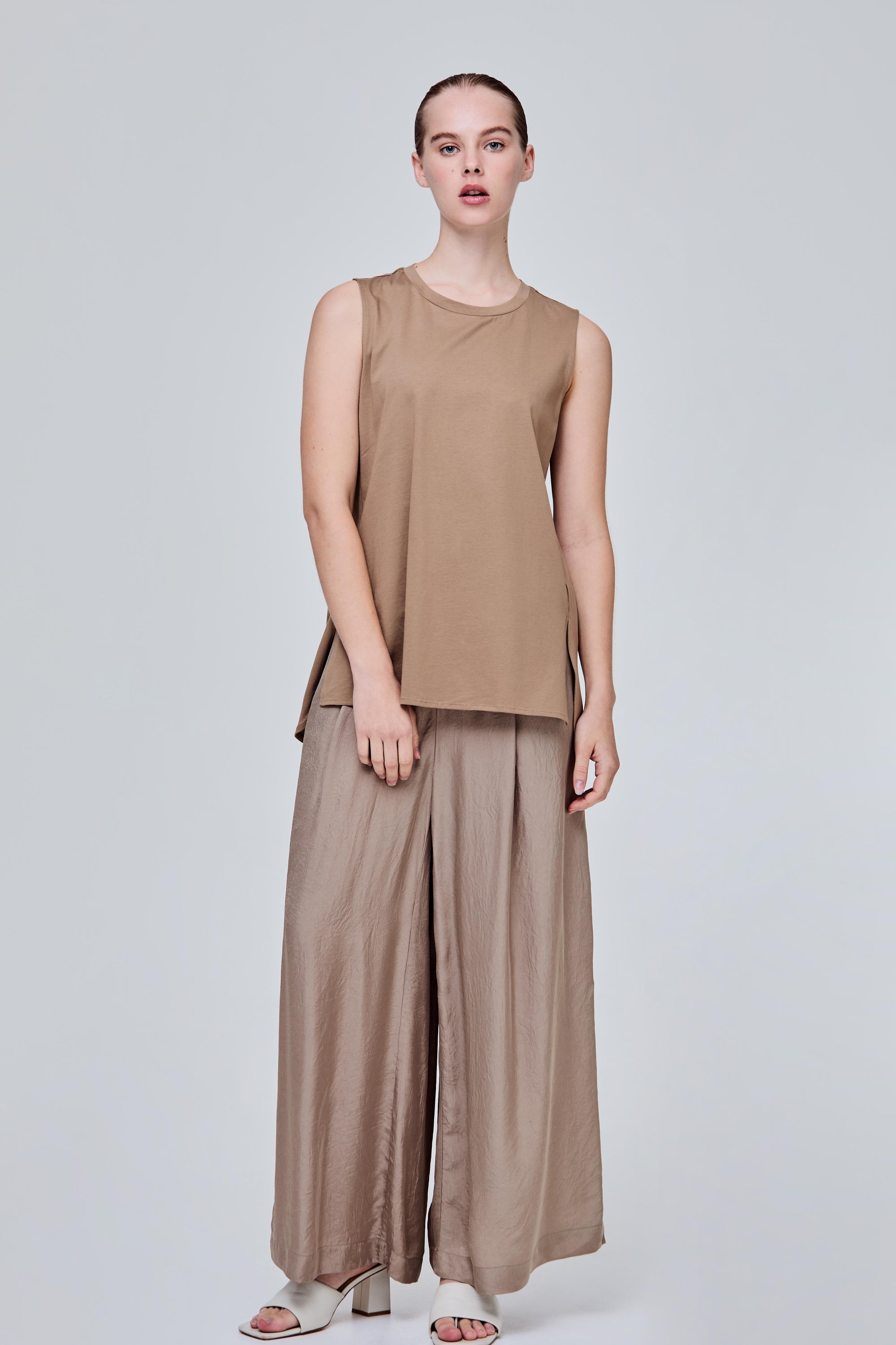 color:MOCHA