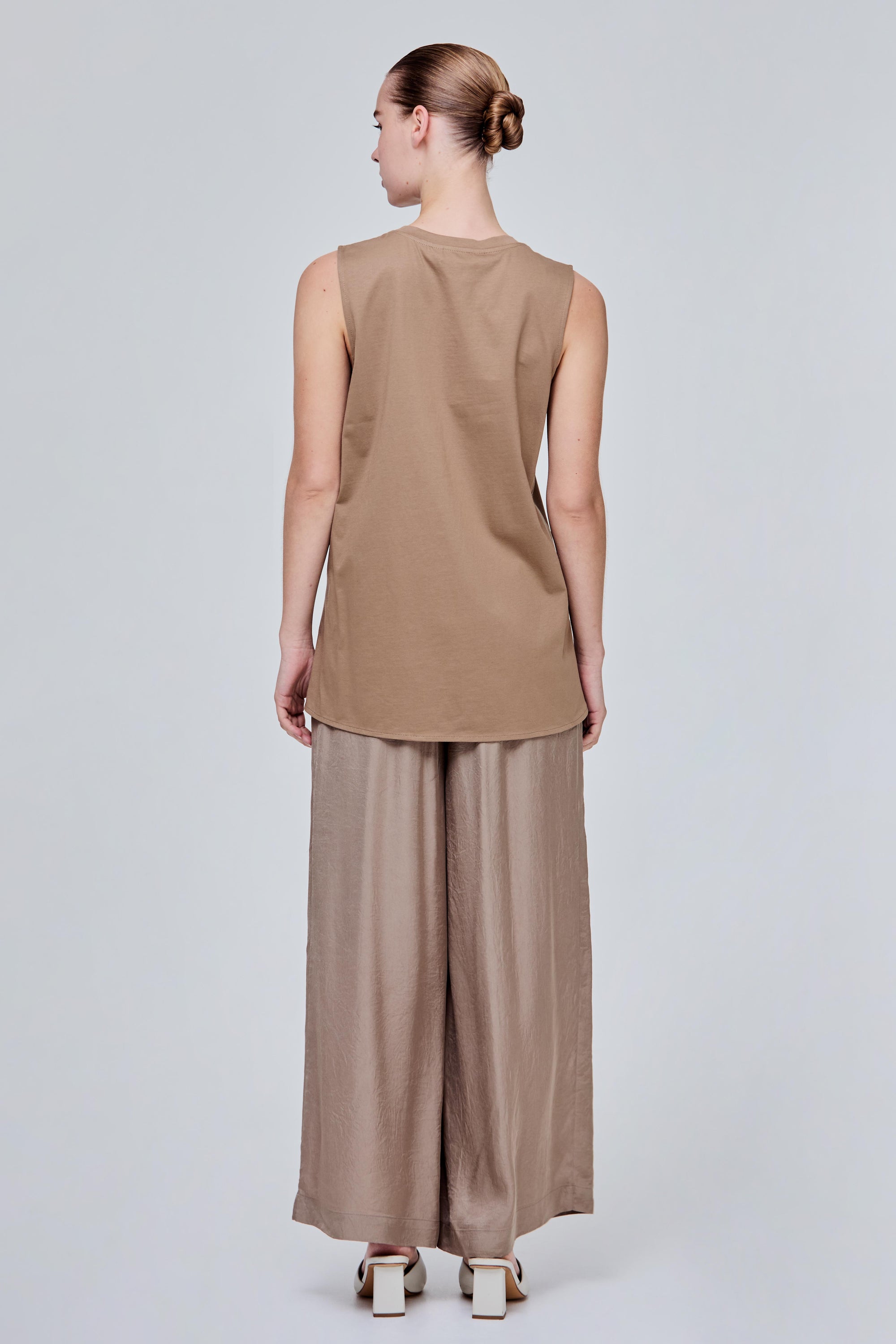 color:MOCHA