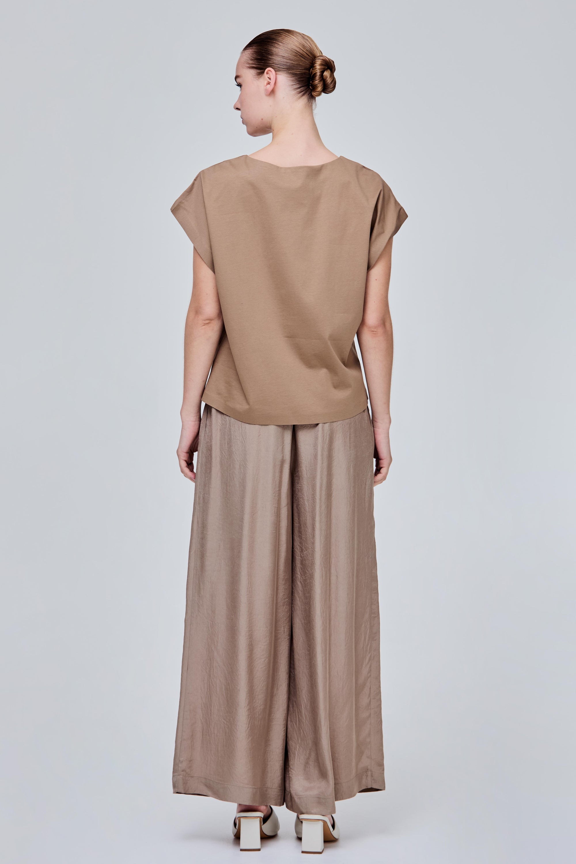color:MOCHA