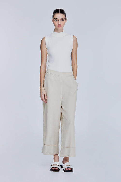 color:BEIGE