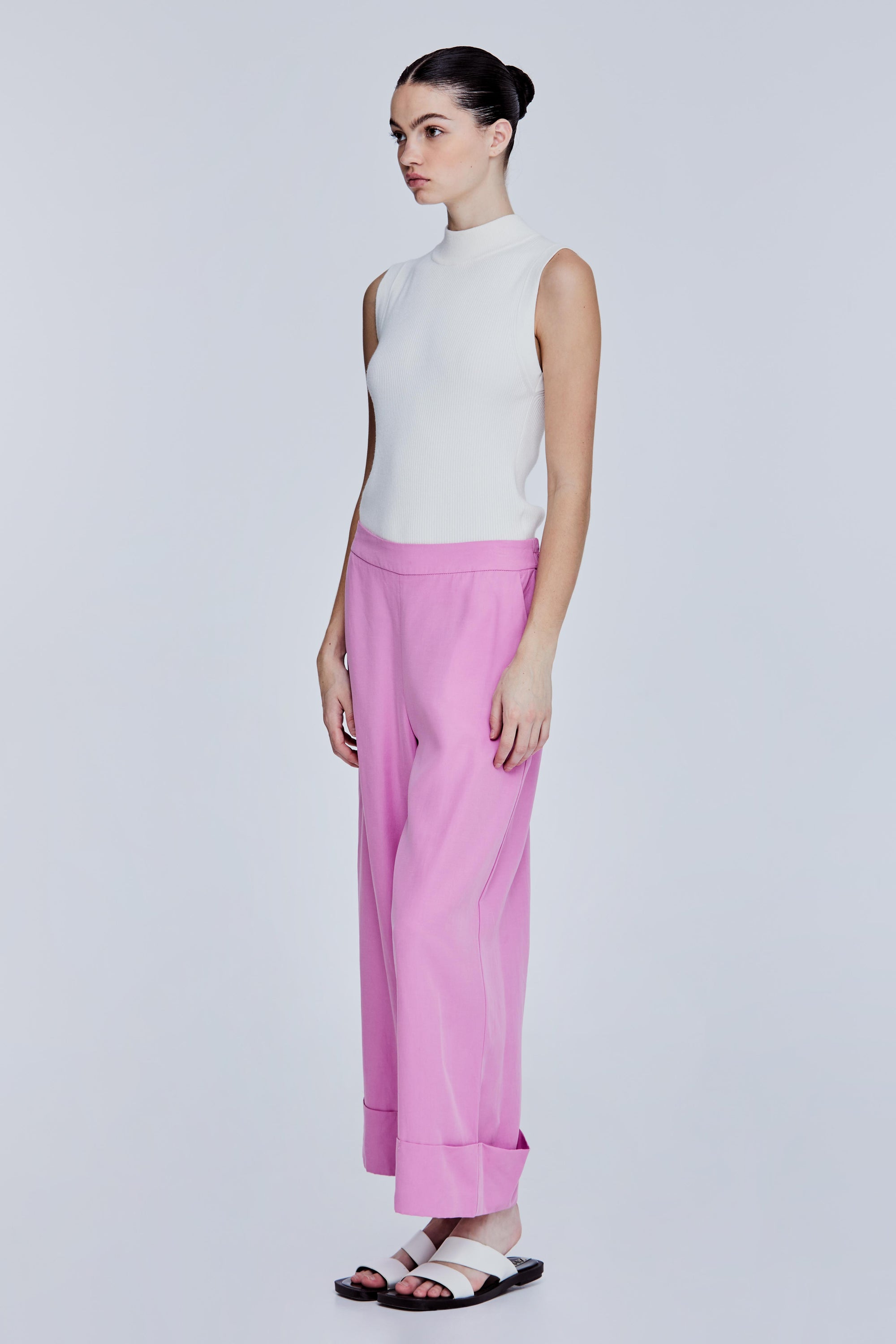 color:FUCHSIA