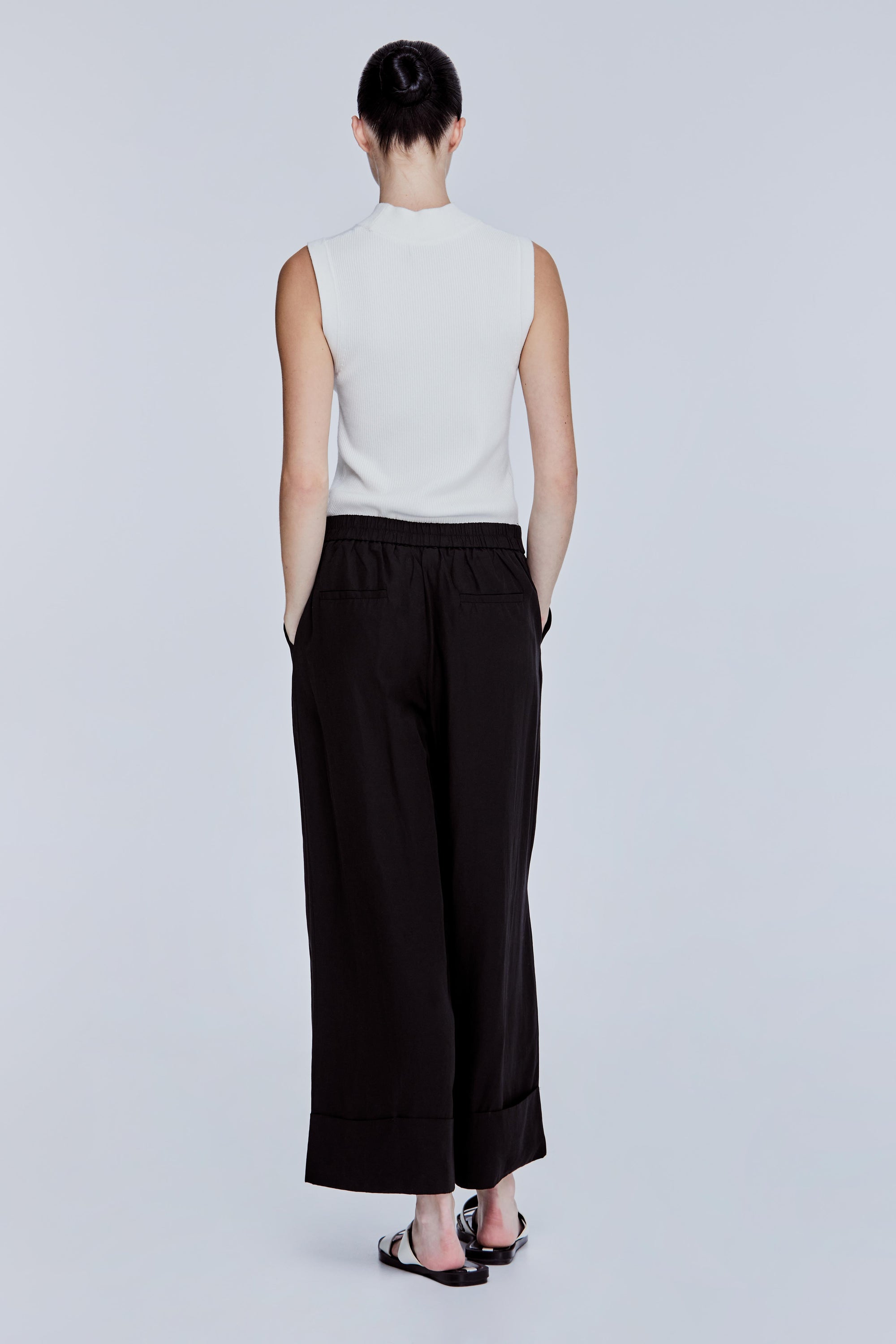 color:NOIR
