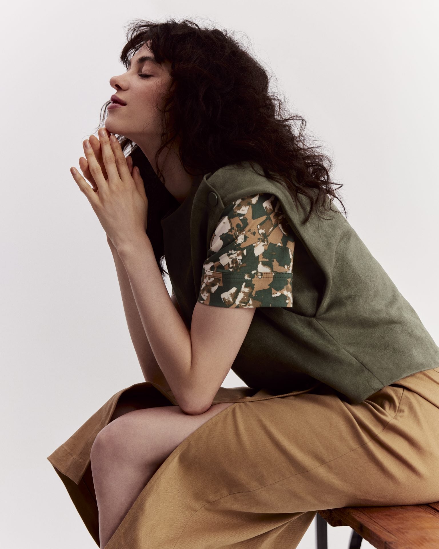 Buttons Detailed Slit Skirt