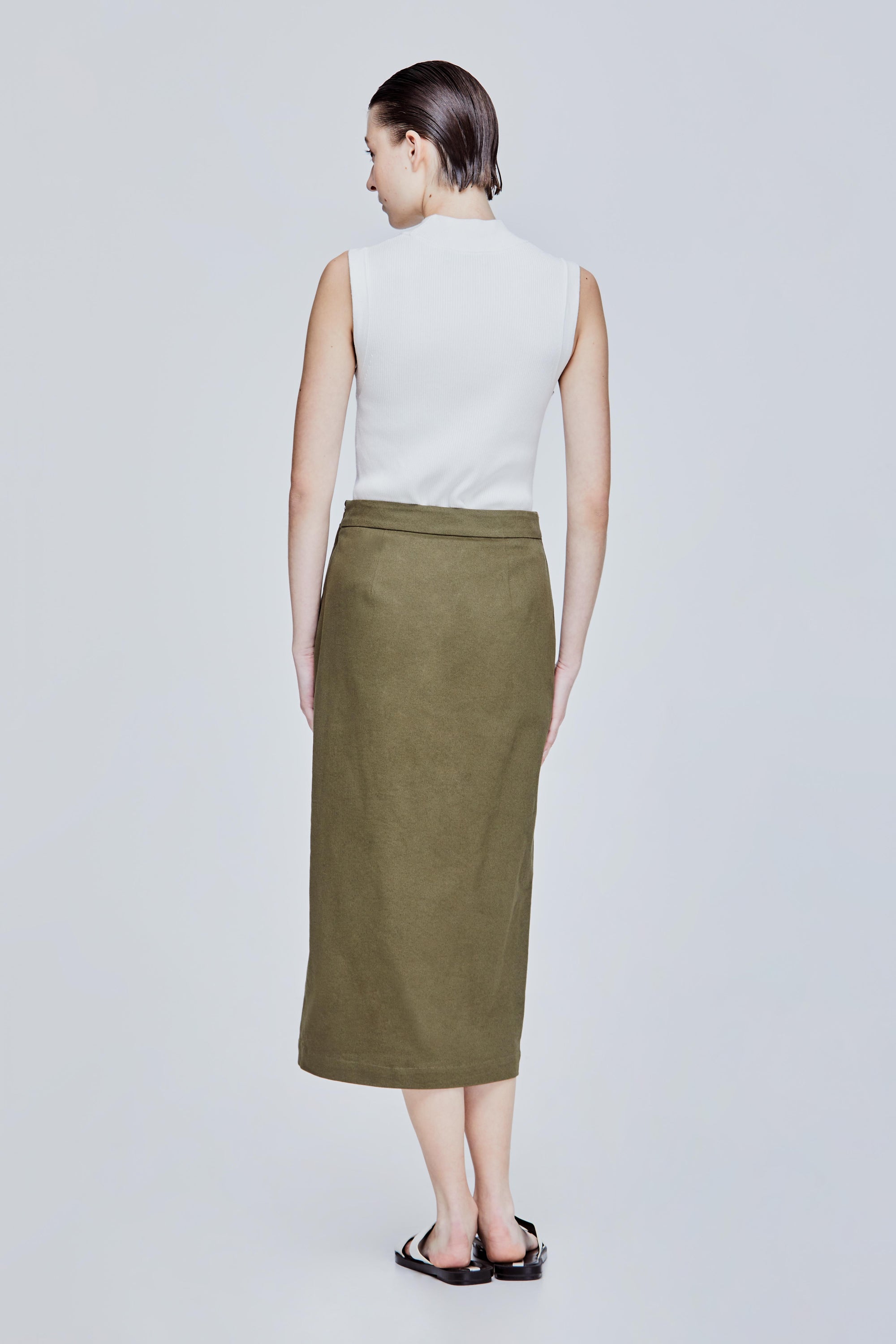color:ARMY GREEN