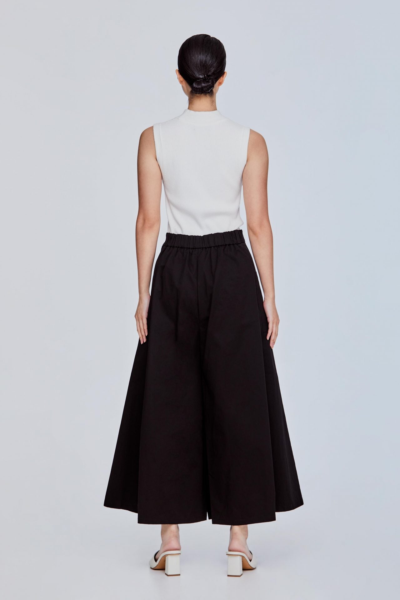 color:NOIR