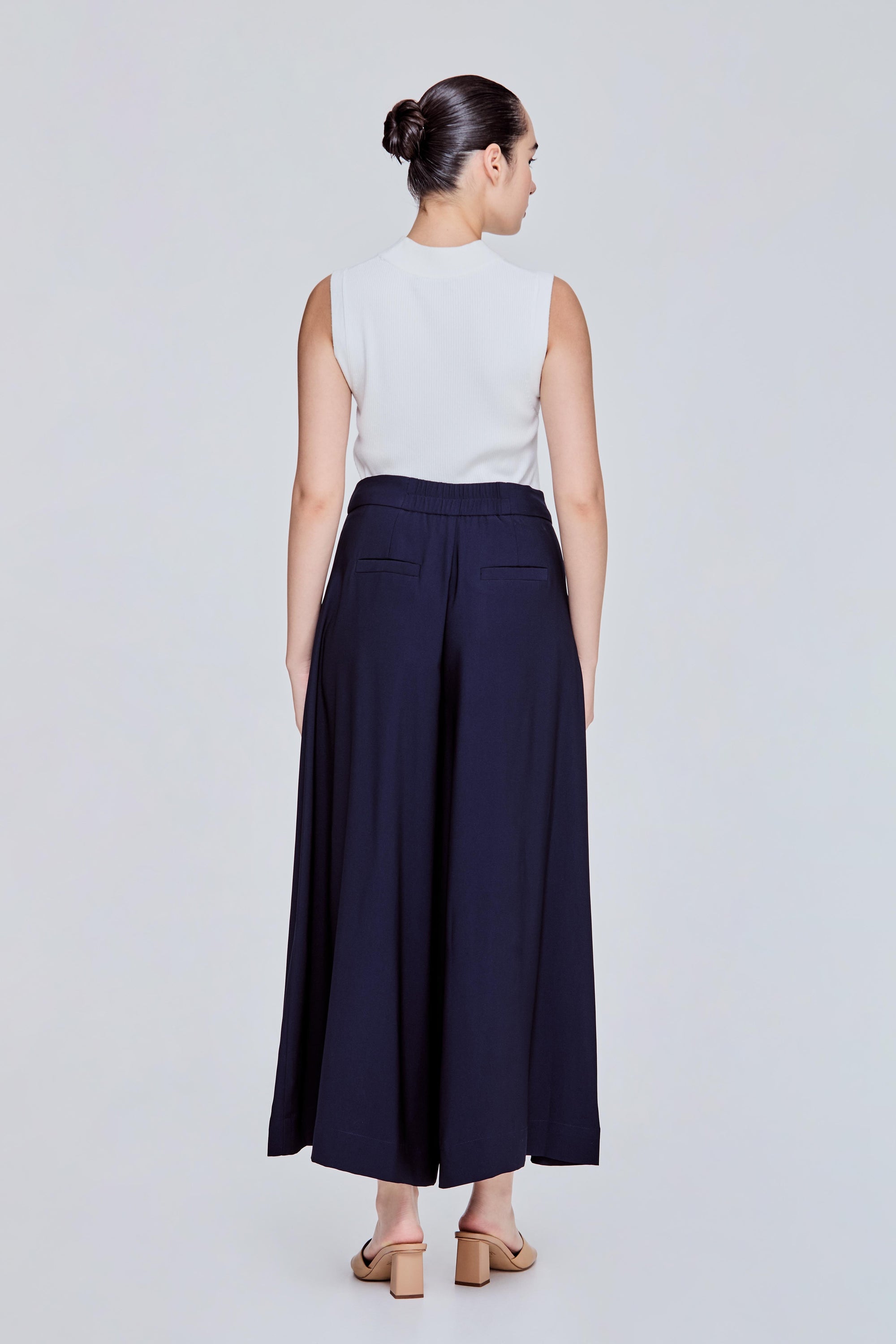 color:NAVY