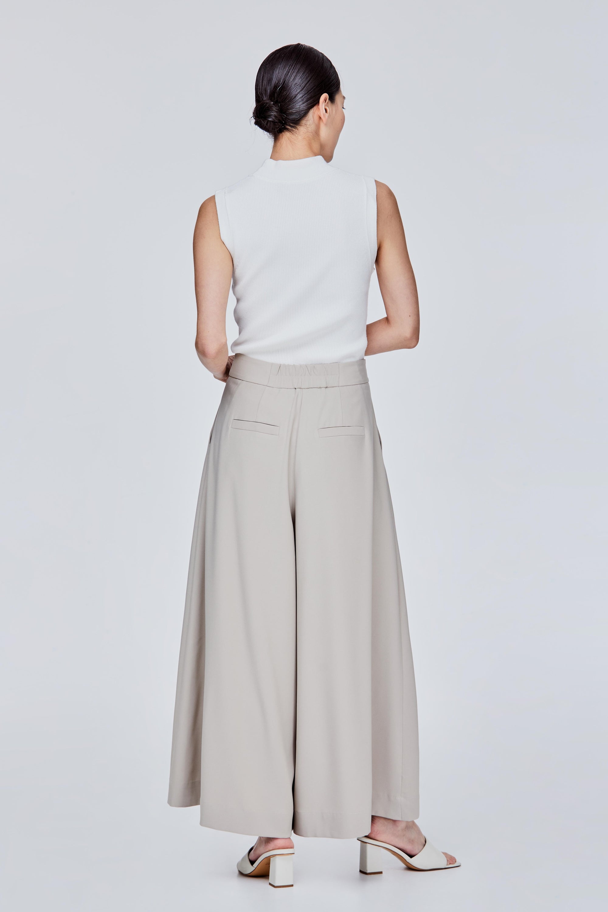 color:TAUPE