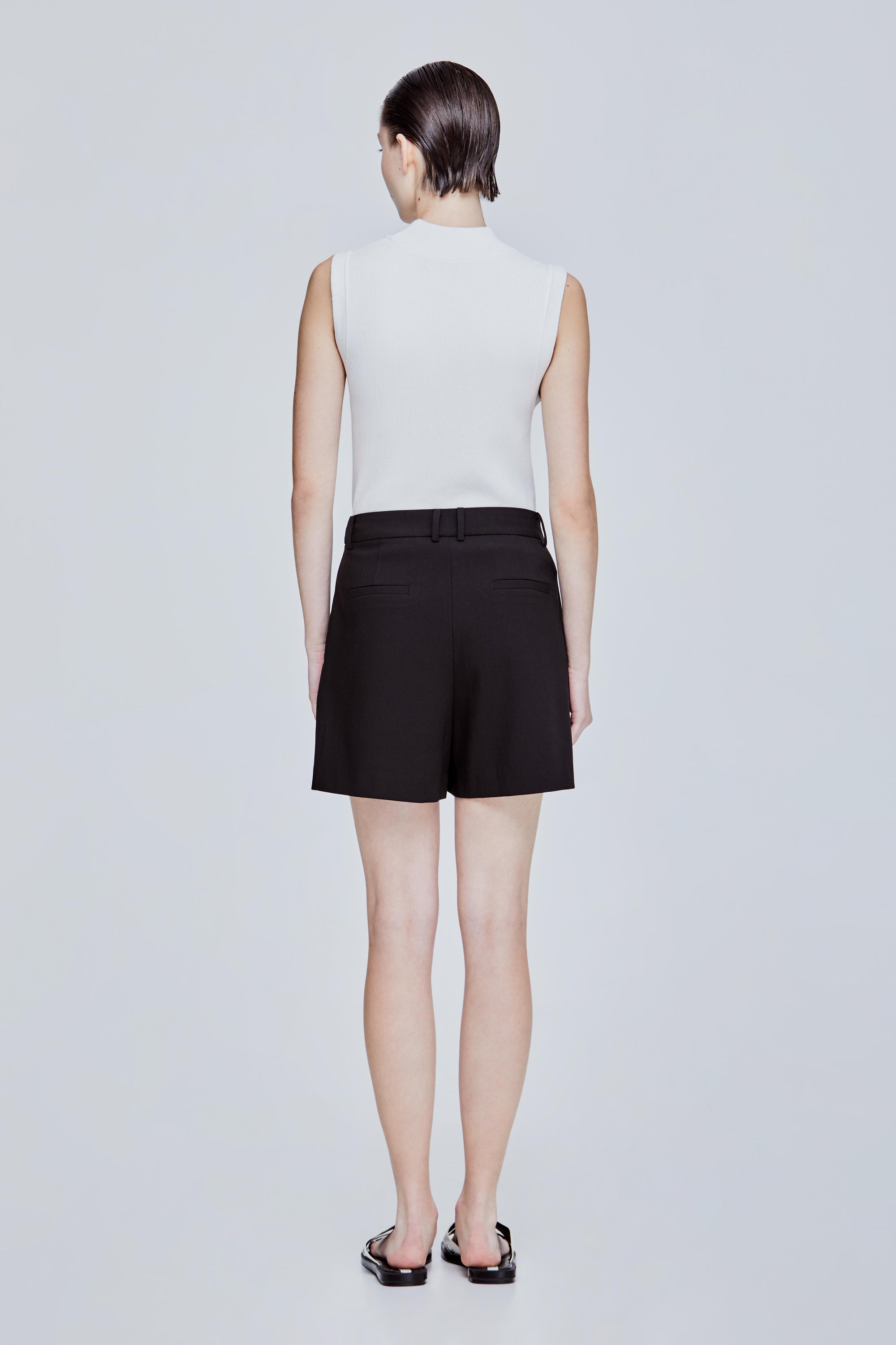 color:NOIR