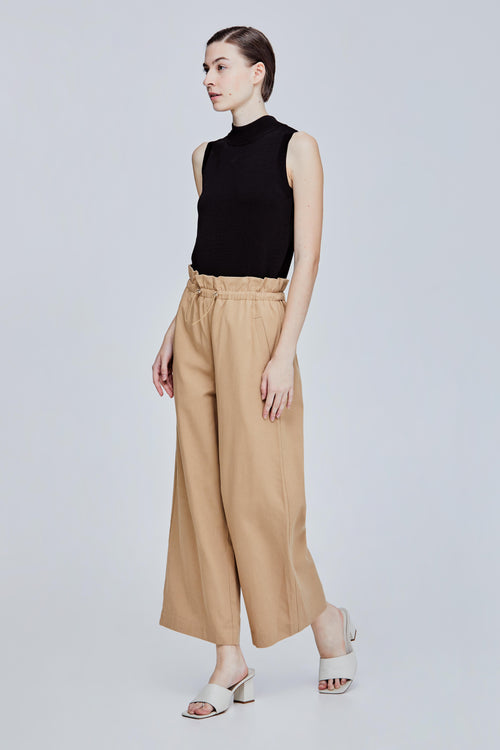 color:BEIGE