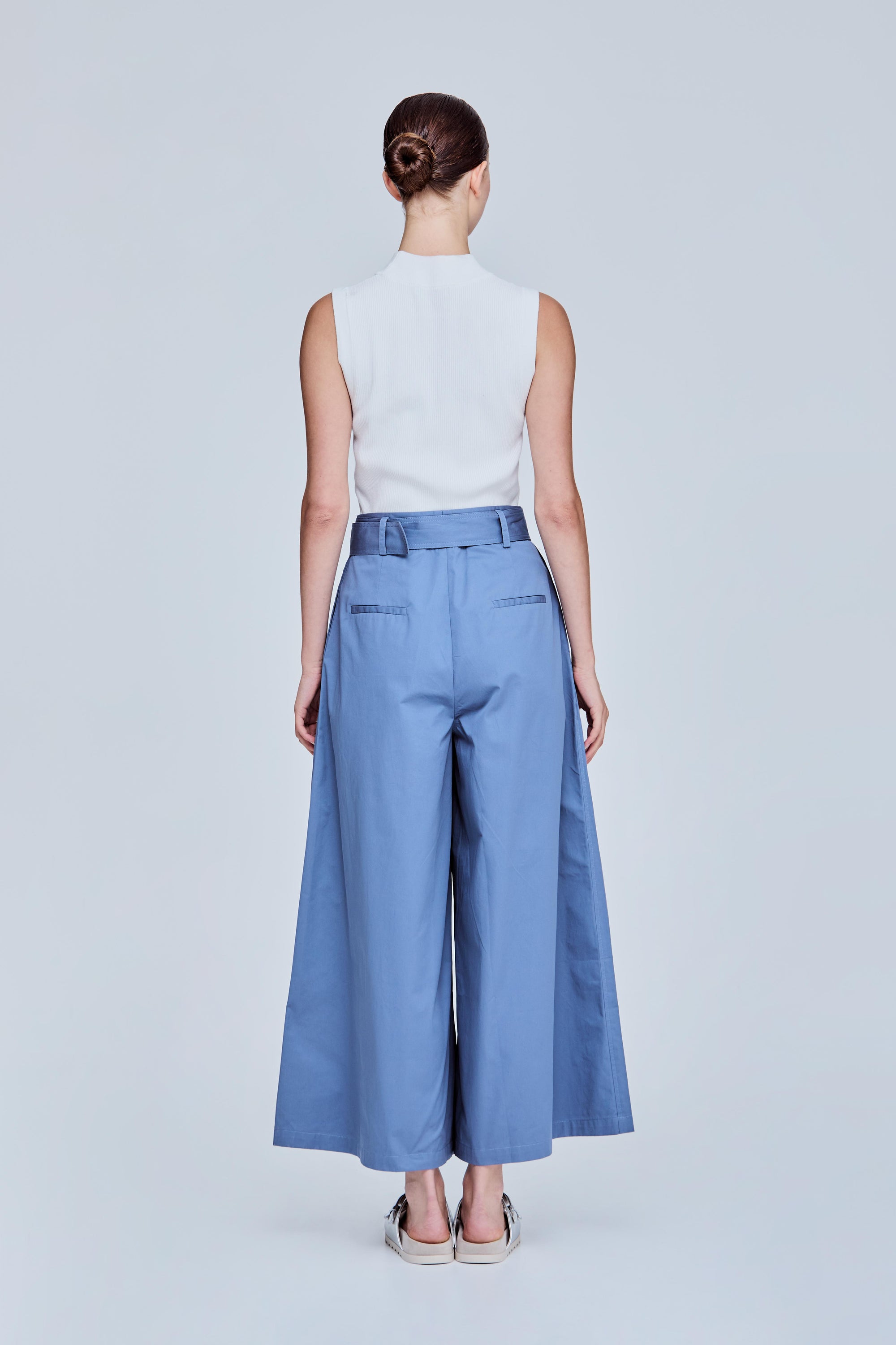 color:STEEL BLUE