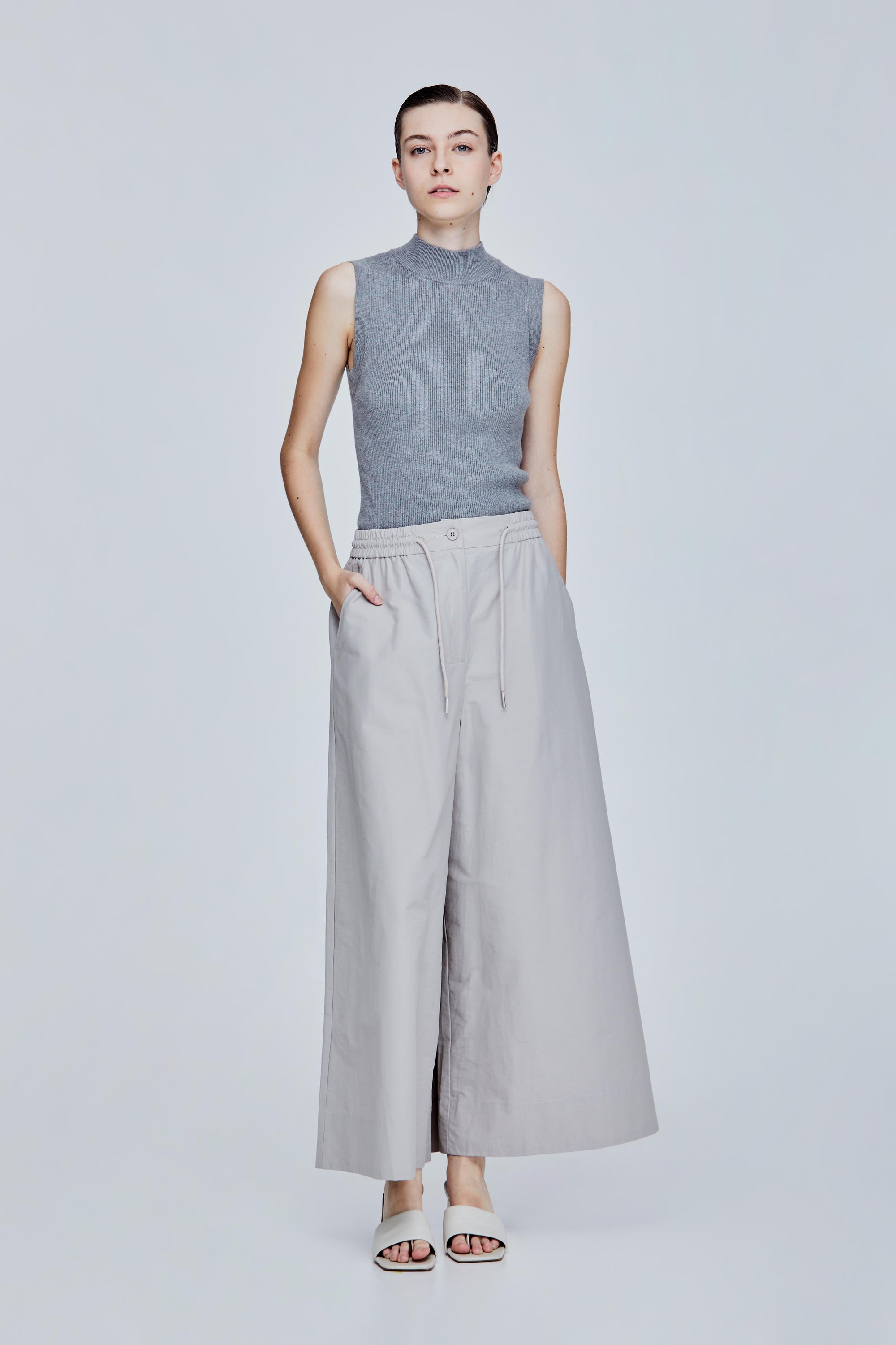 color:LIGHT GREY