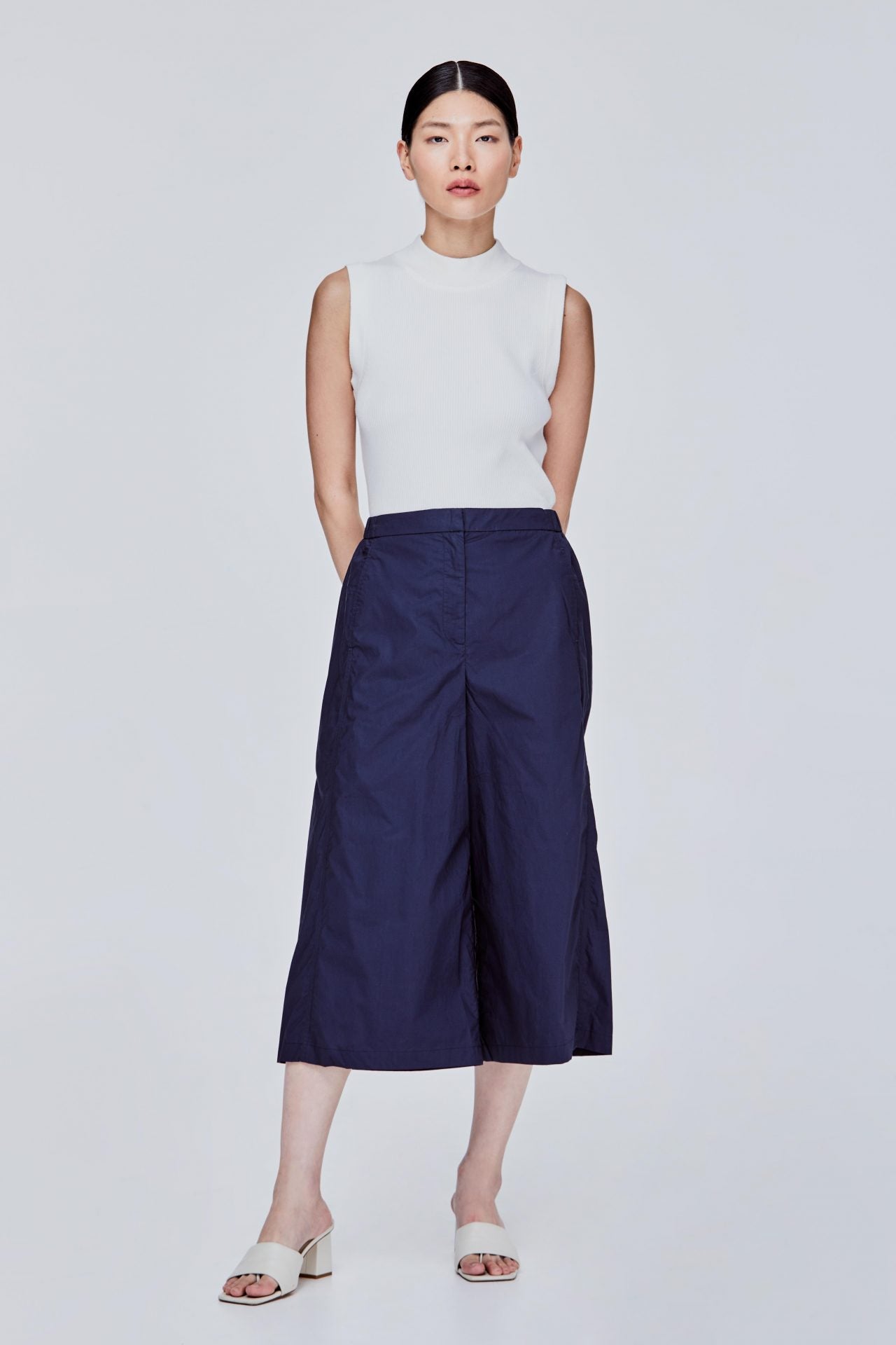 color:NAVY