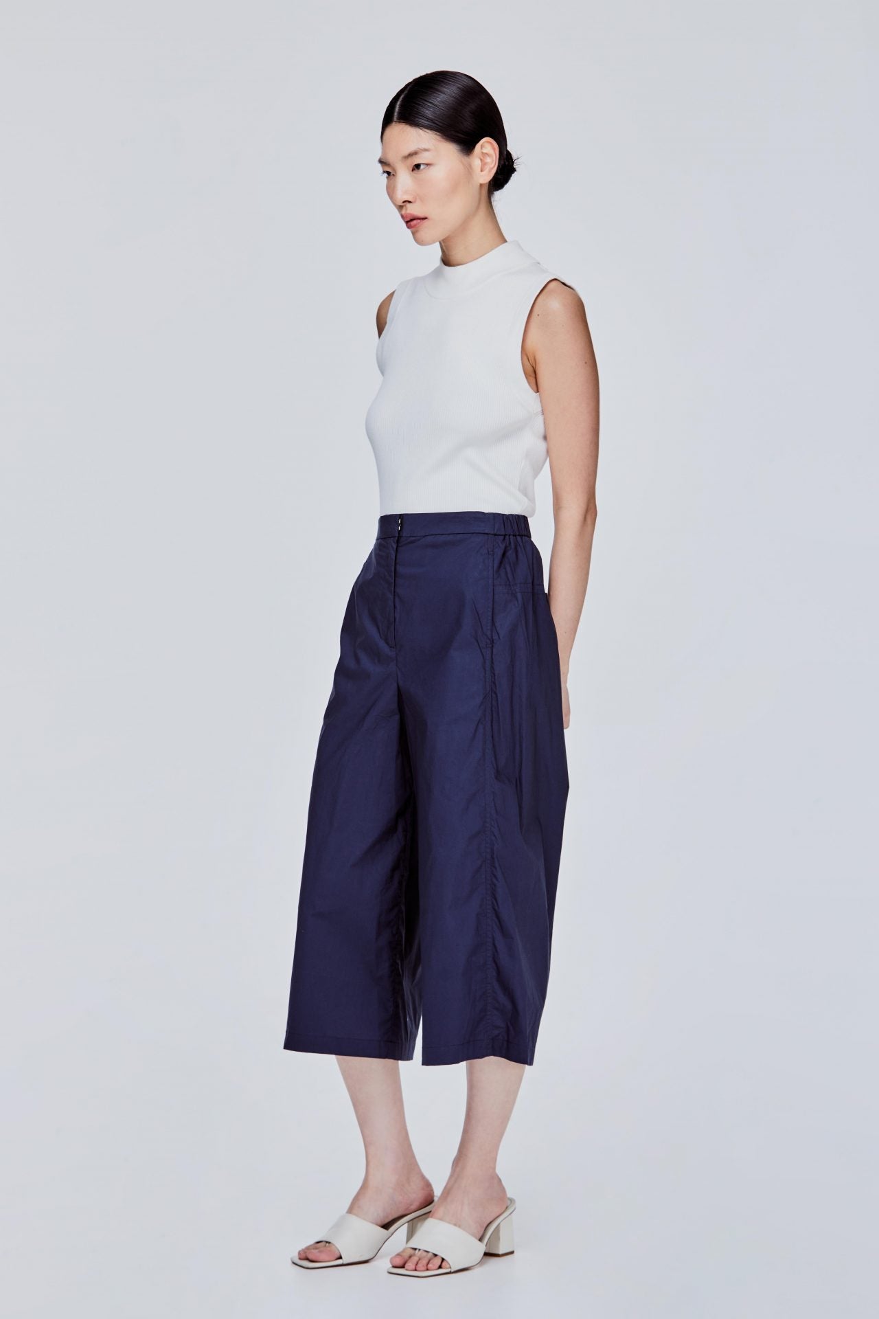 color:NAVY
