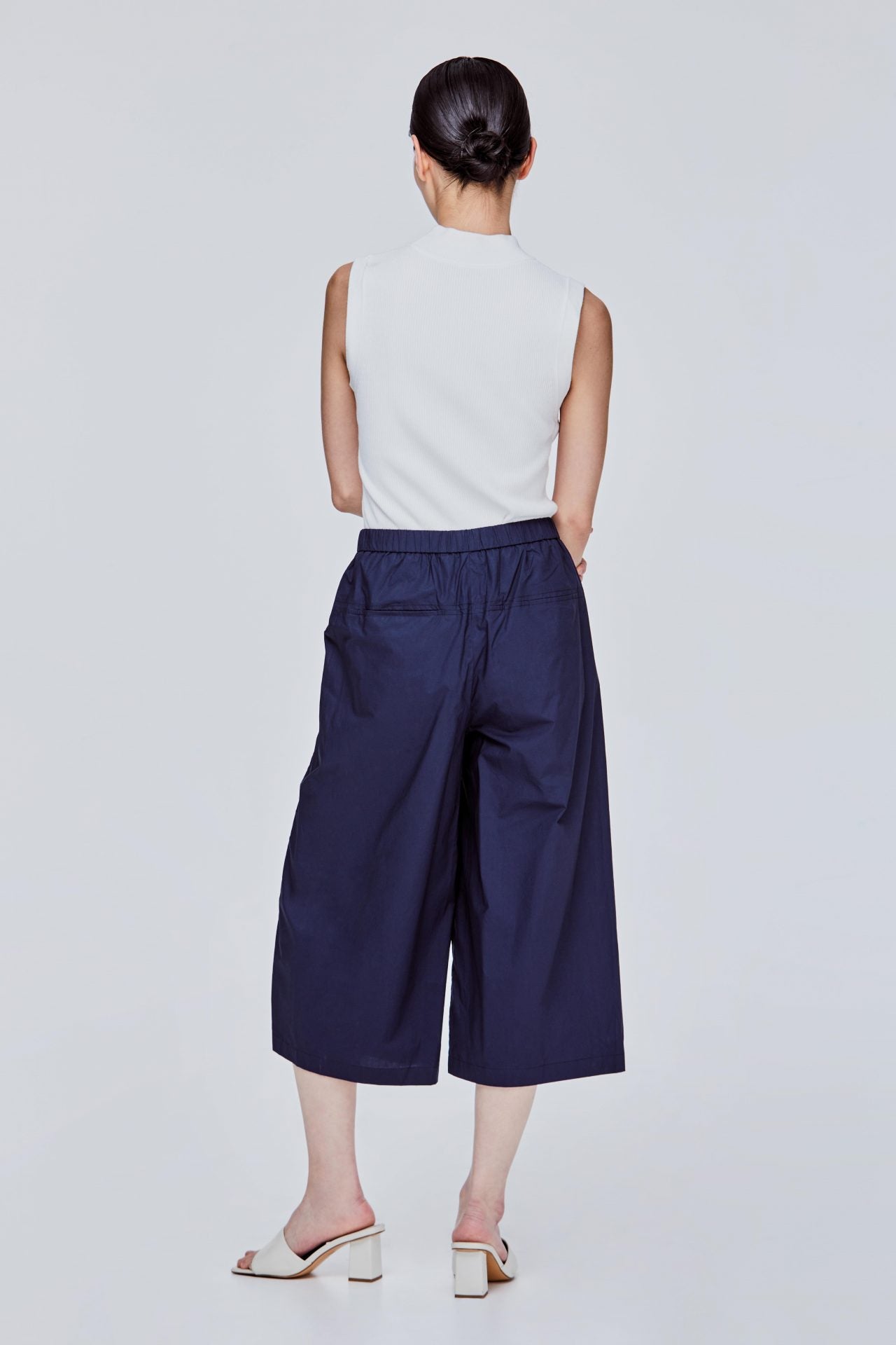 color:NAVY