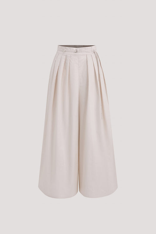 color:BEIGE