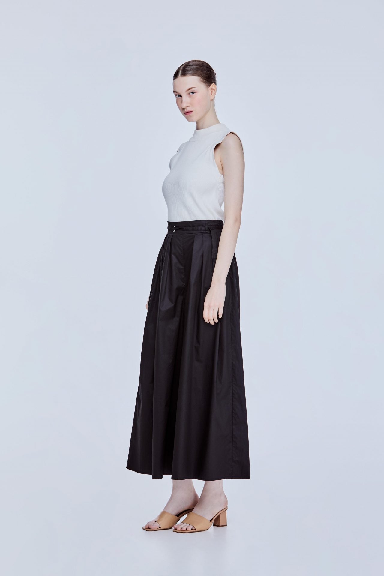color:NOIR