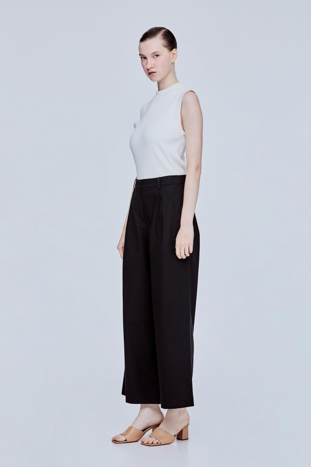 color:NOIR