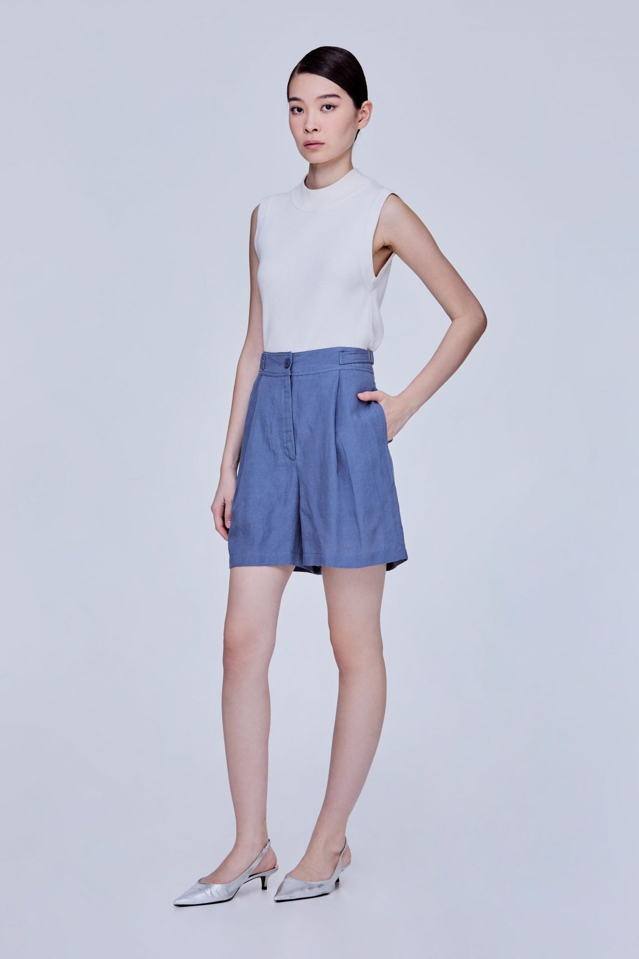 color:STEEL BLUE