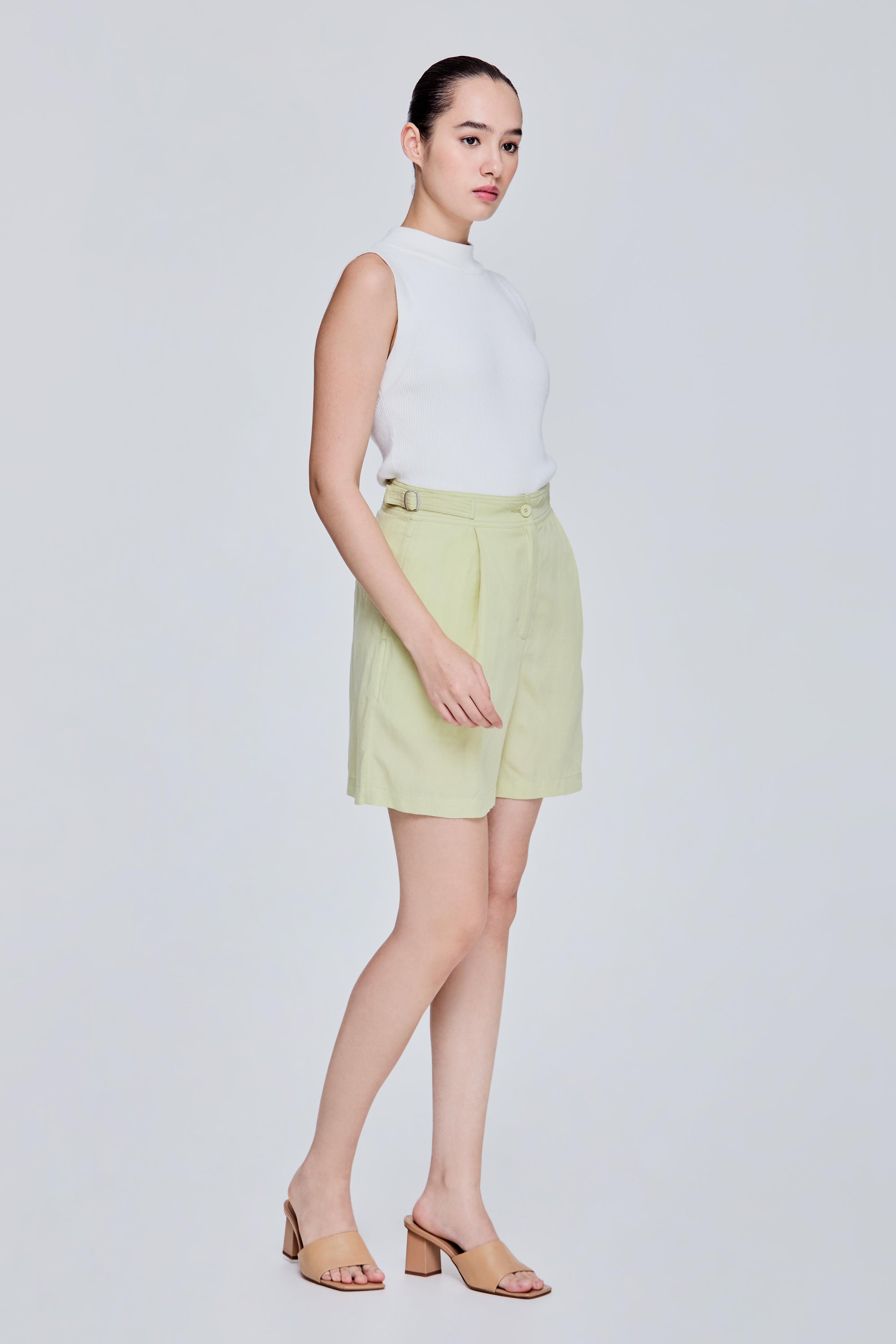 color:APPLE GREEN