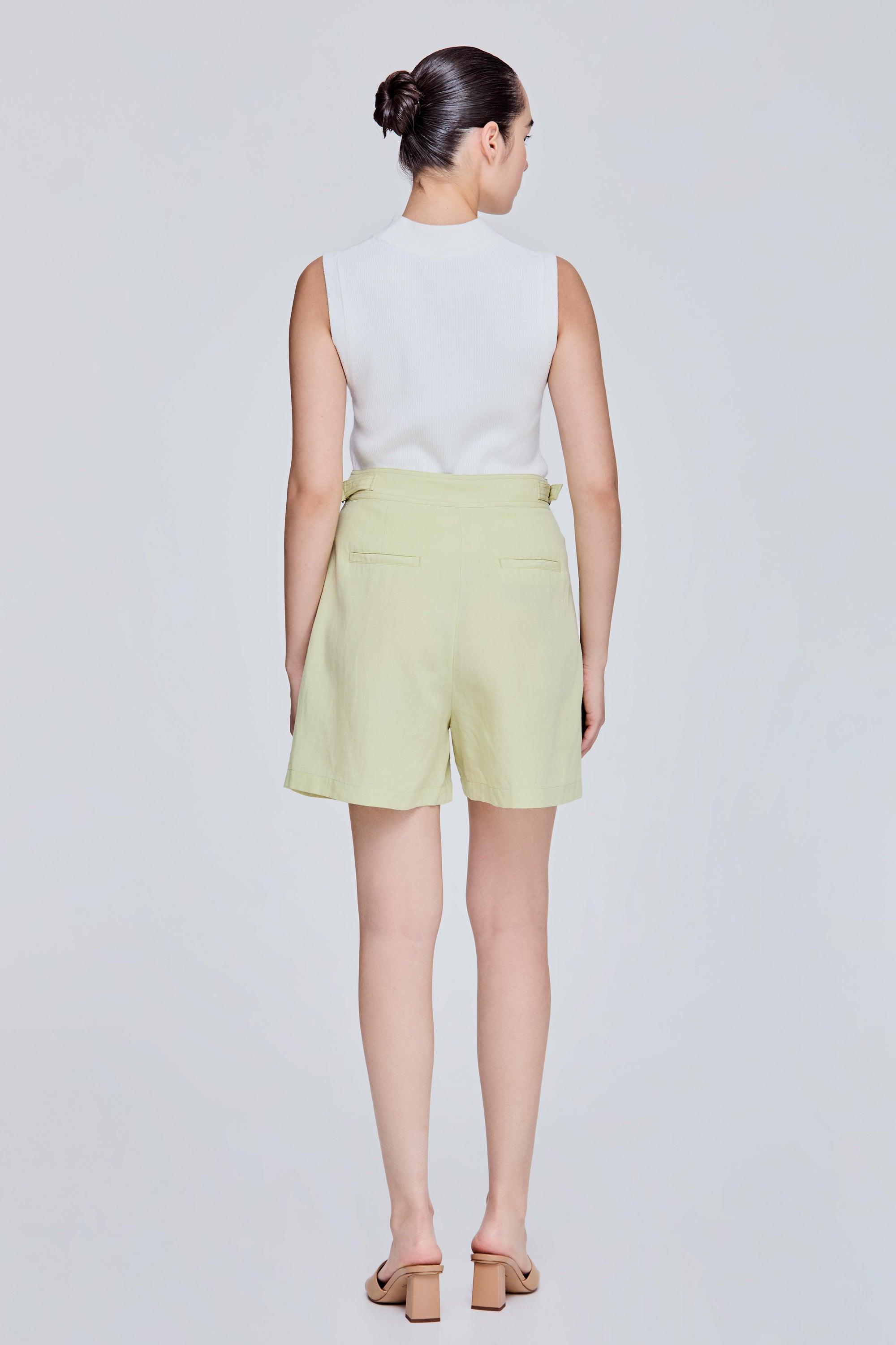 color:APPLE GREEN