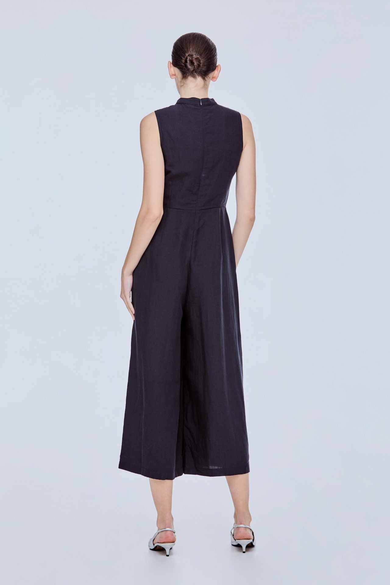 color:NAVY