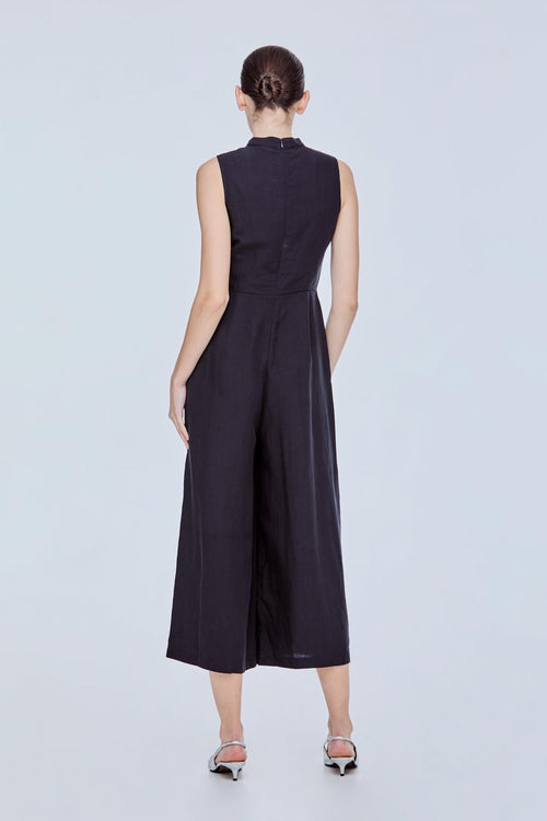 color:NAVY