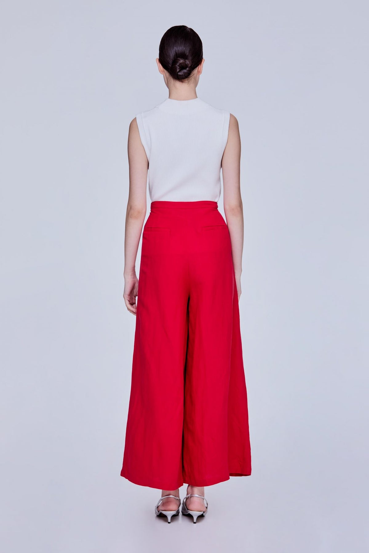 color:RED