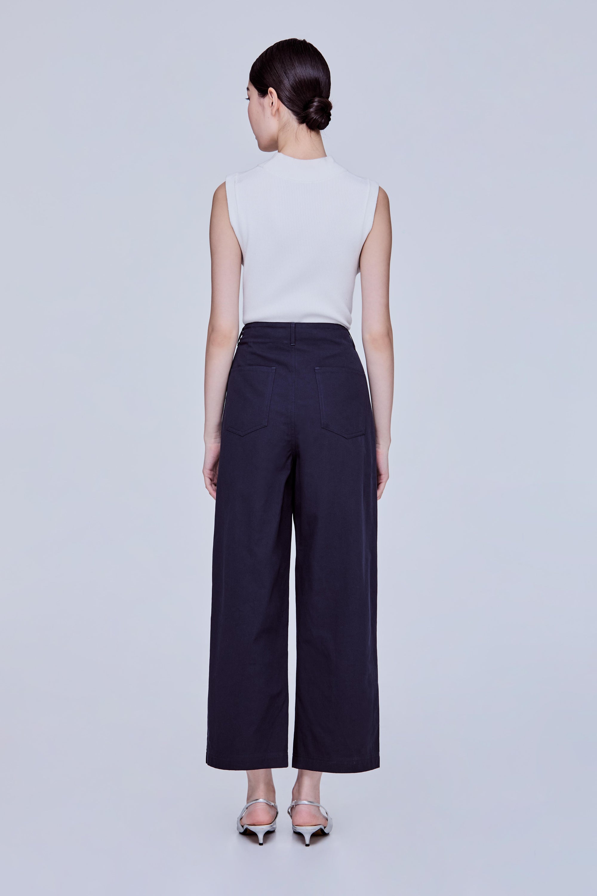 color:NAVY