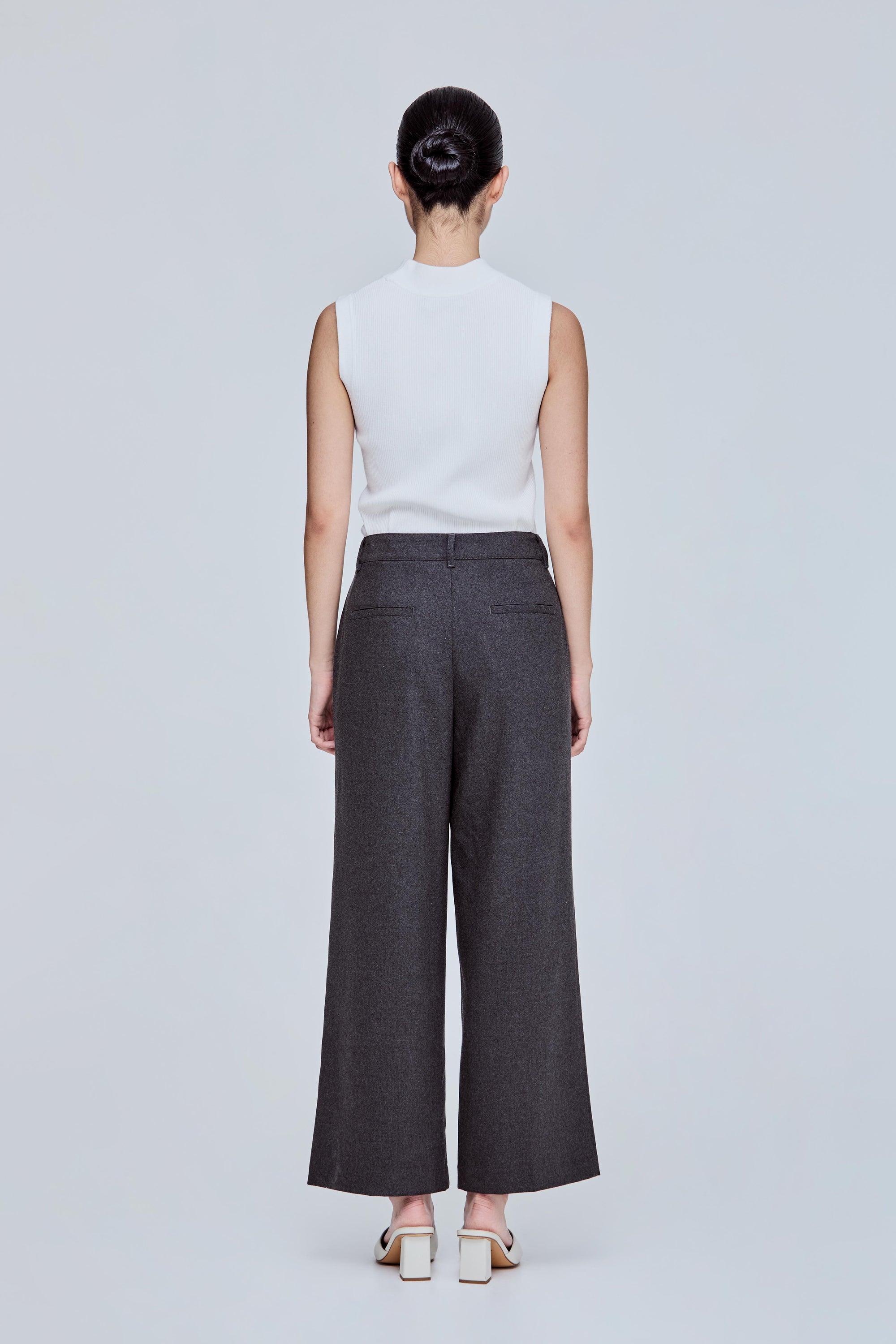 Straight Leg Pockets Trousers