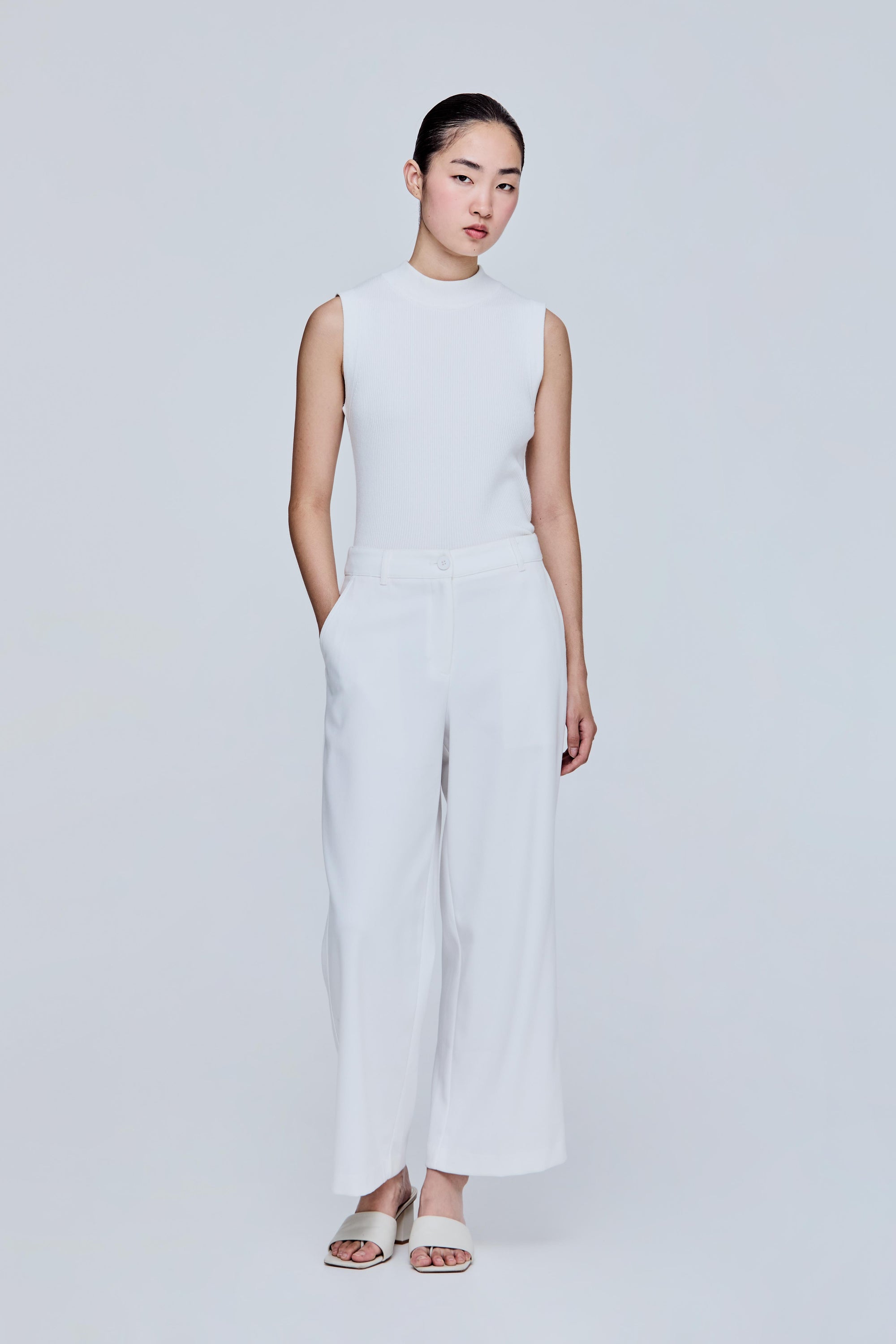 Straight Leg Pockets Trousers