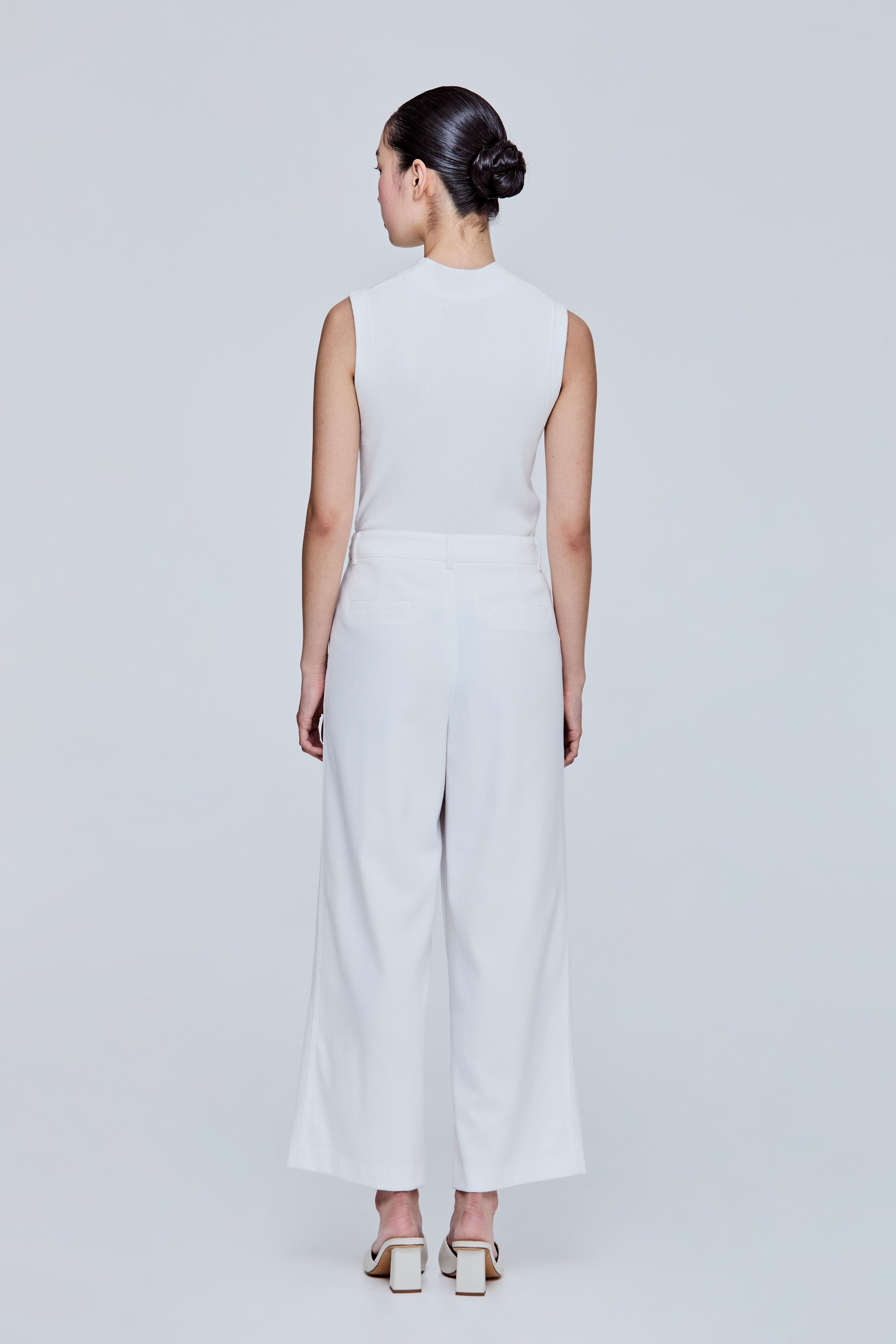 Straight Leg Pockets Trousers