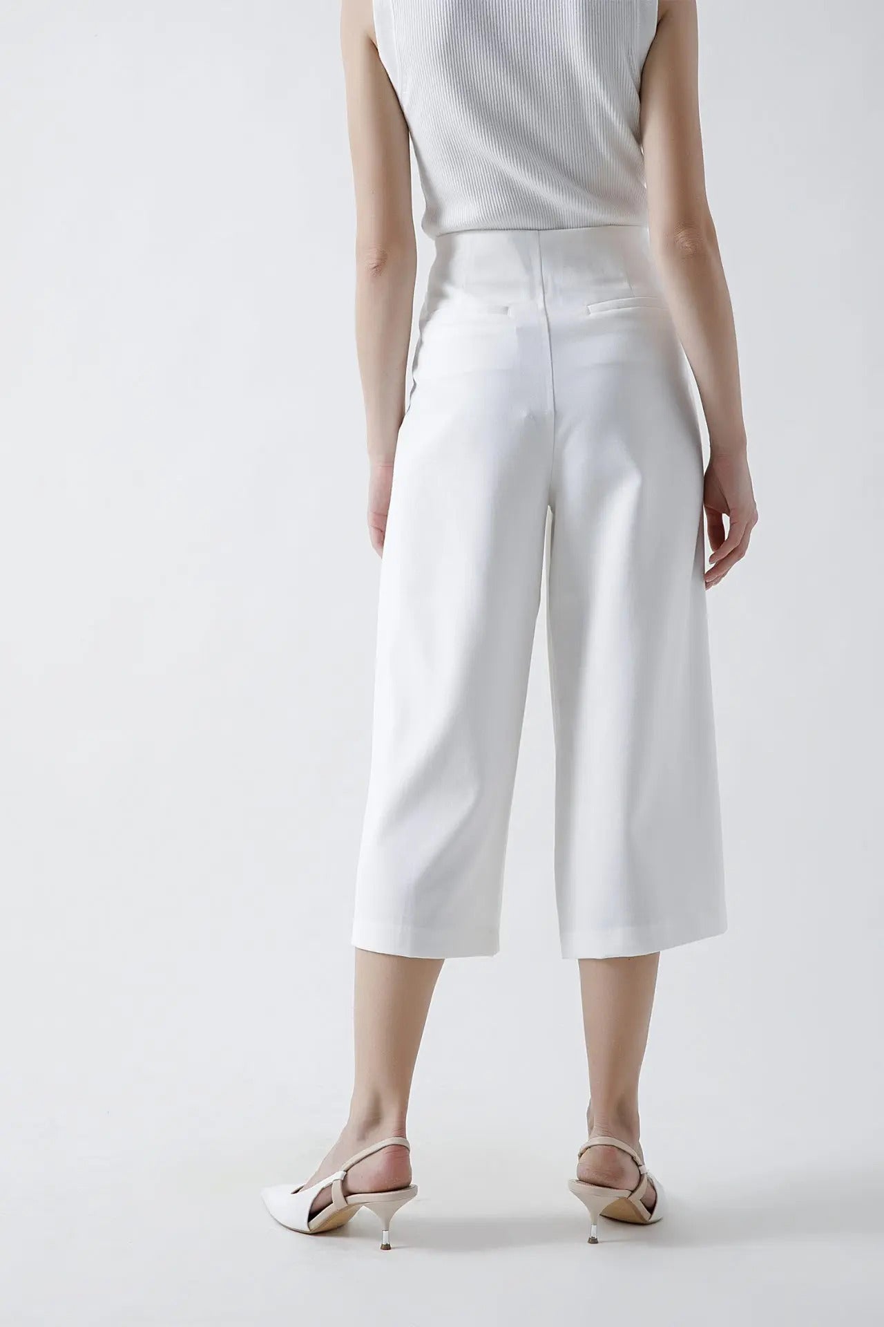 color:IVORY