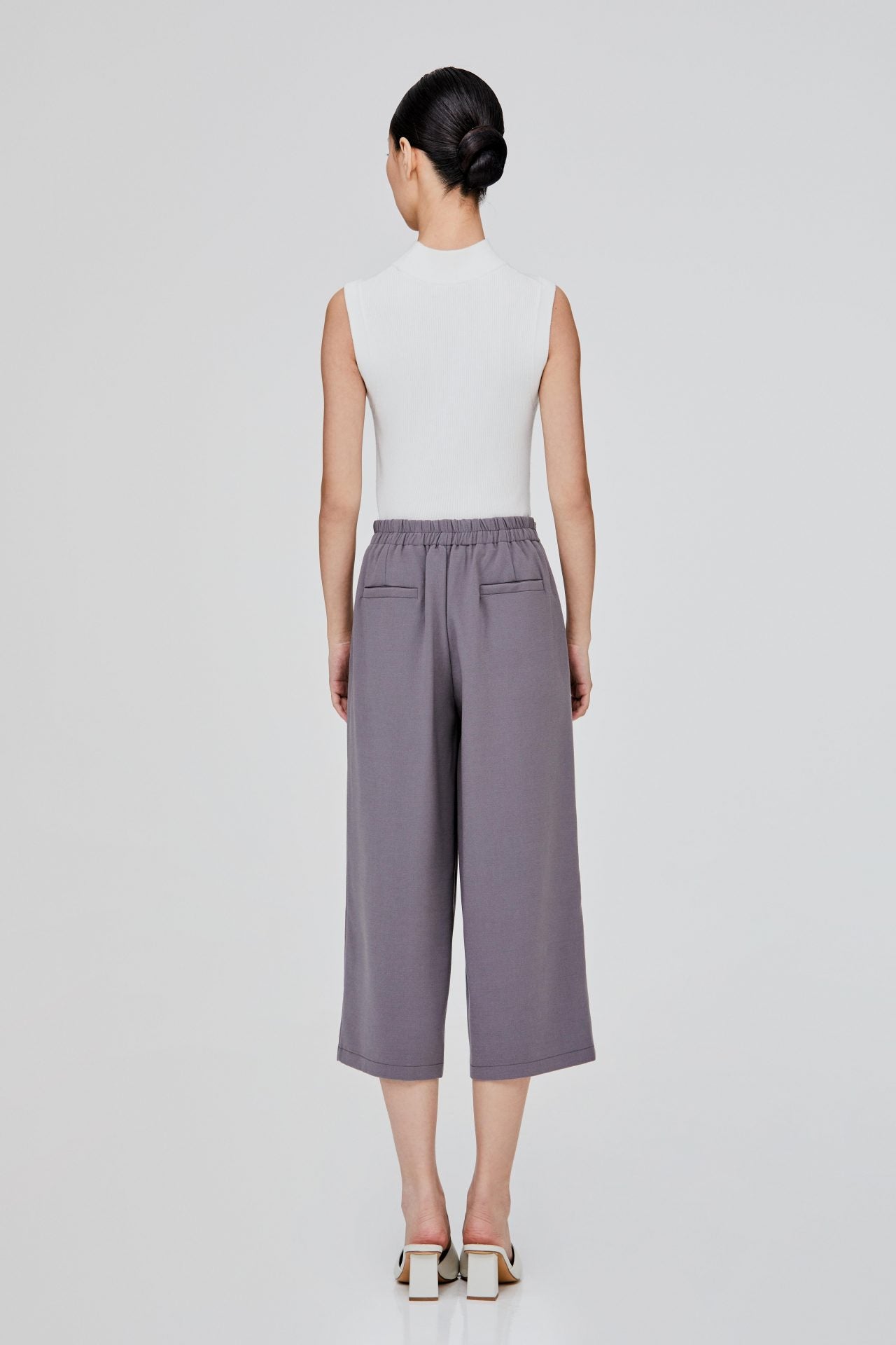 color:GREY