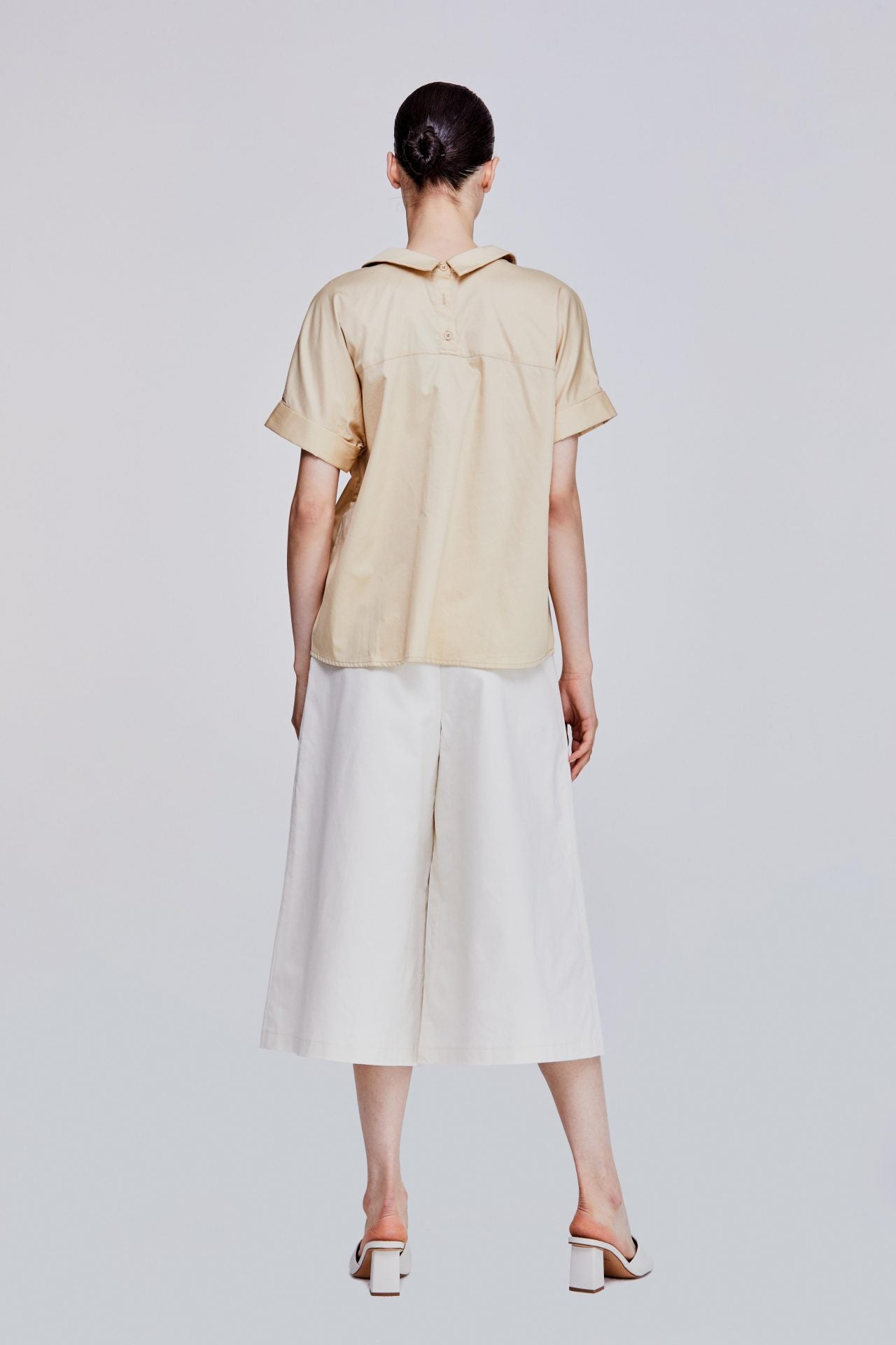 color:BUTTER