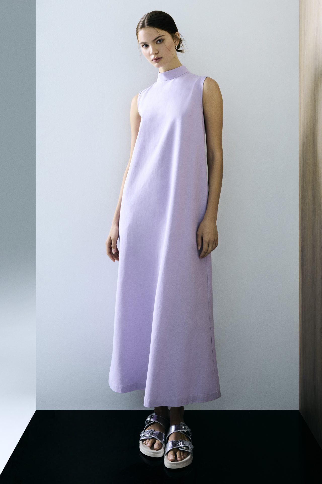 color:LAVENDER
