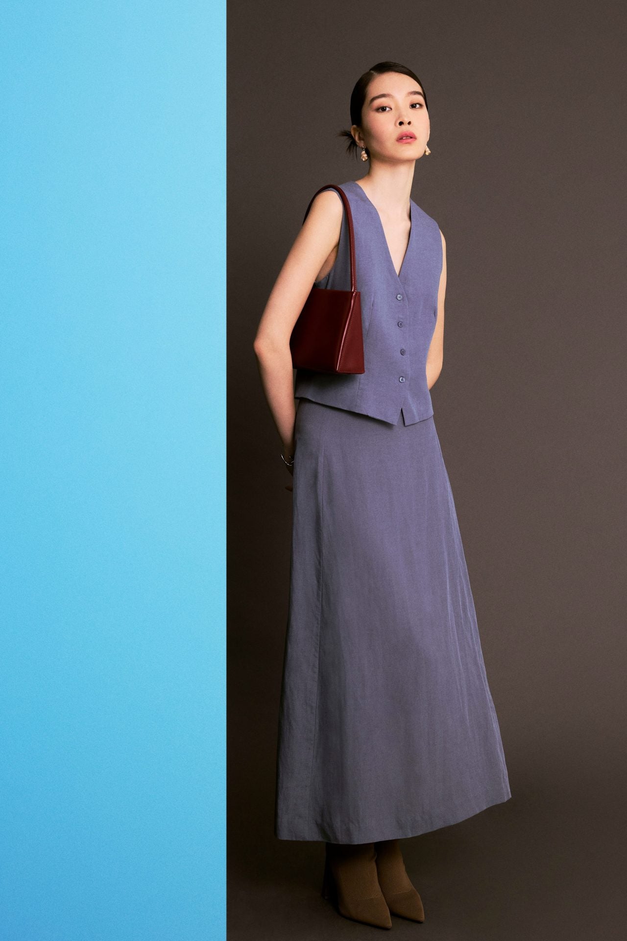 color:STEEL BLUE