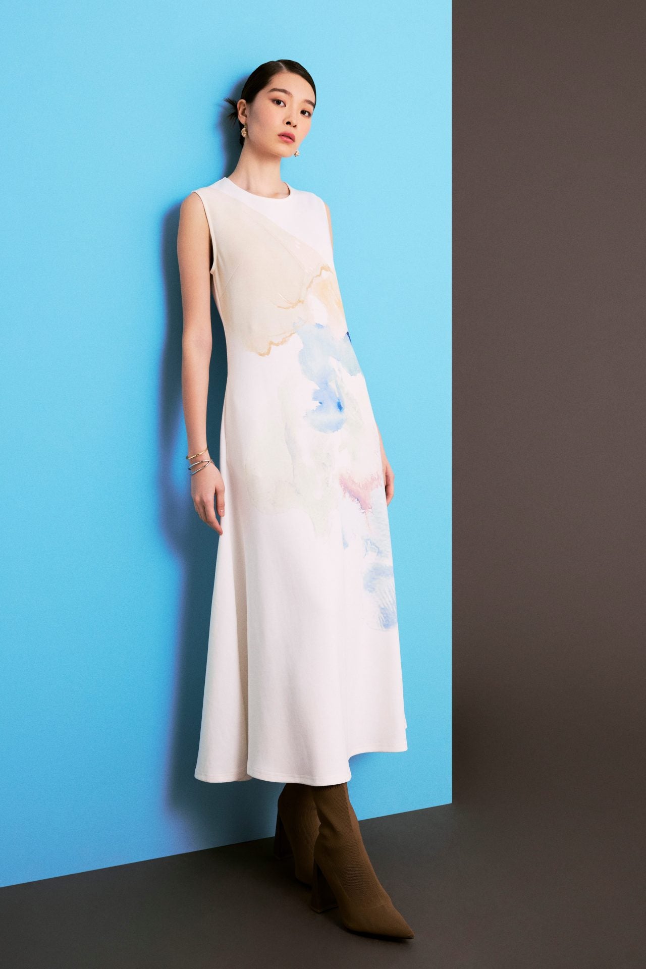 color:IVORY