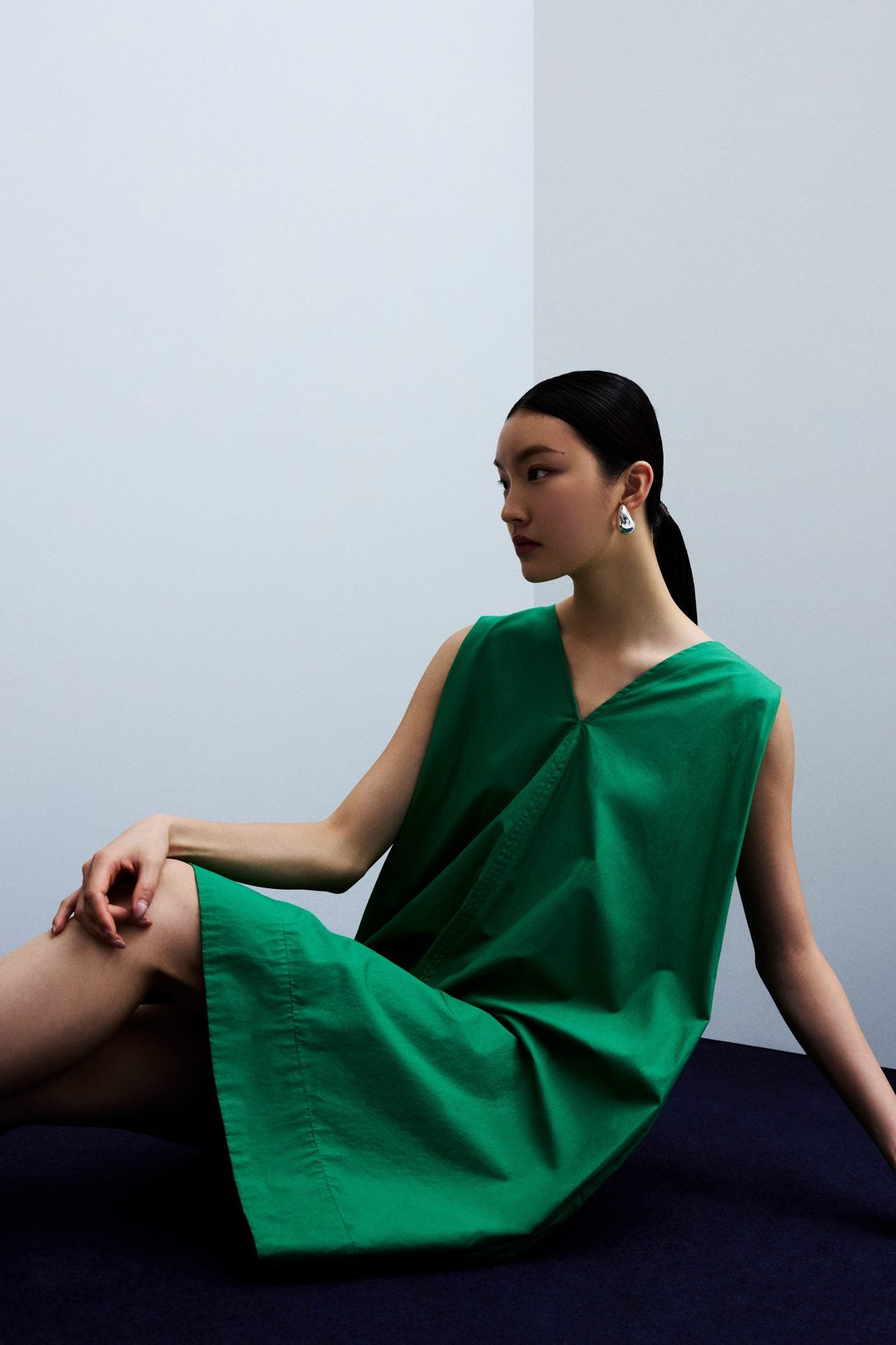 color:KELLY GREEN