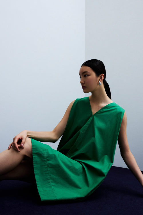 color:KELLY GREEN