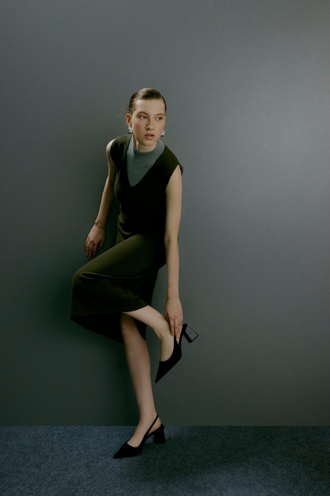 color:KHAKI GREEN