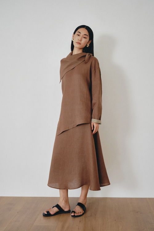 color:DARK BROWN