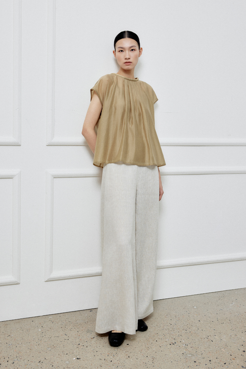 color:KHAKI